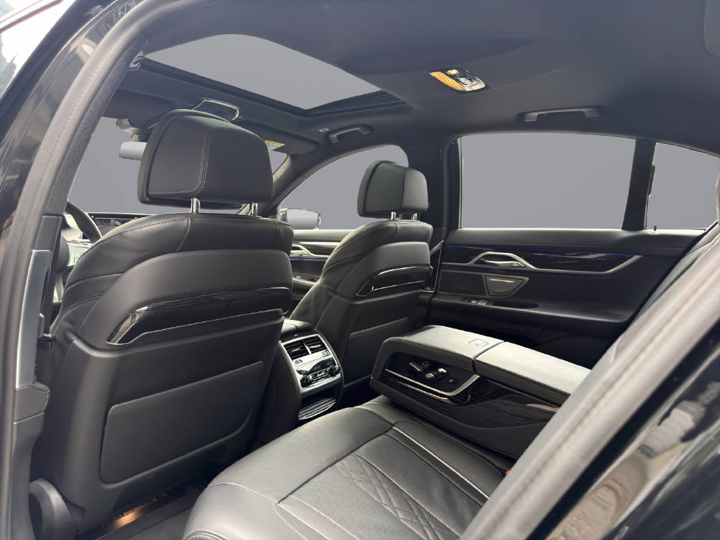 BMW 740d xDrive SAG-image-11