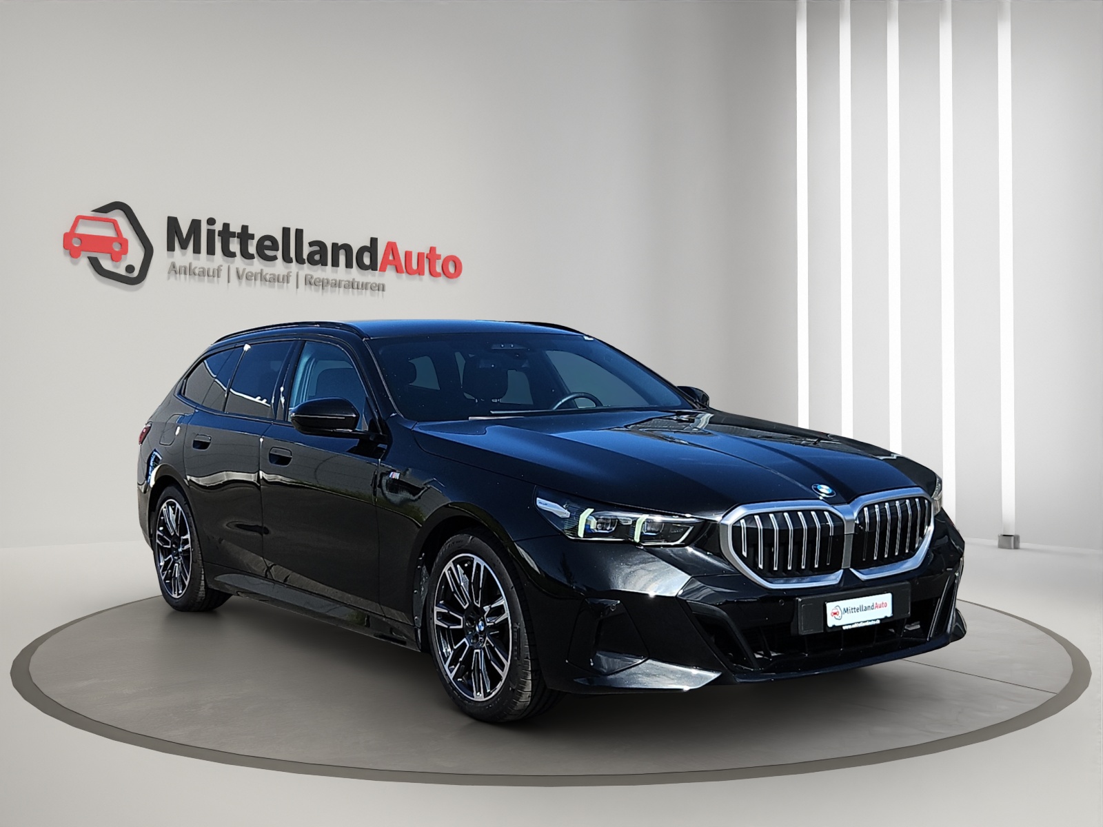 BMW 530i xDrive 48V Touring M Sport Pro Steptronic-image-2