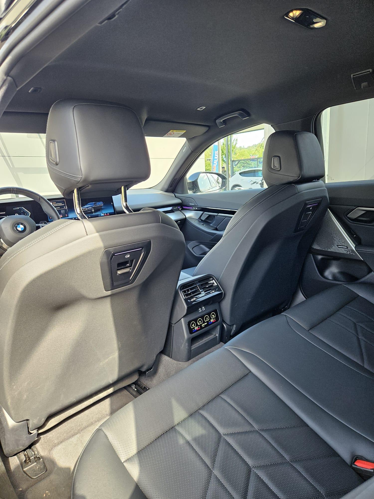 BMW 530i xDrive 48V Touring M Sport Pro Steptronic-image-10