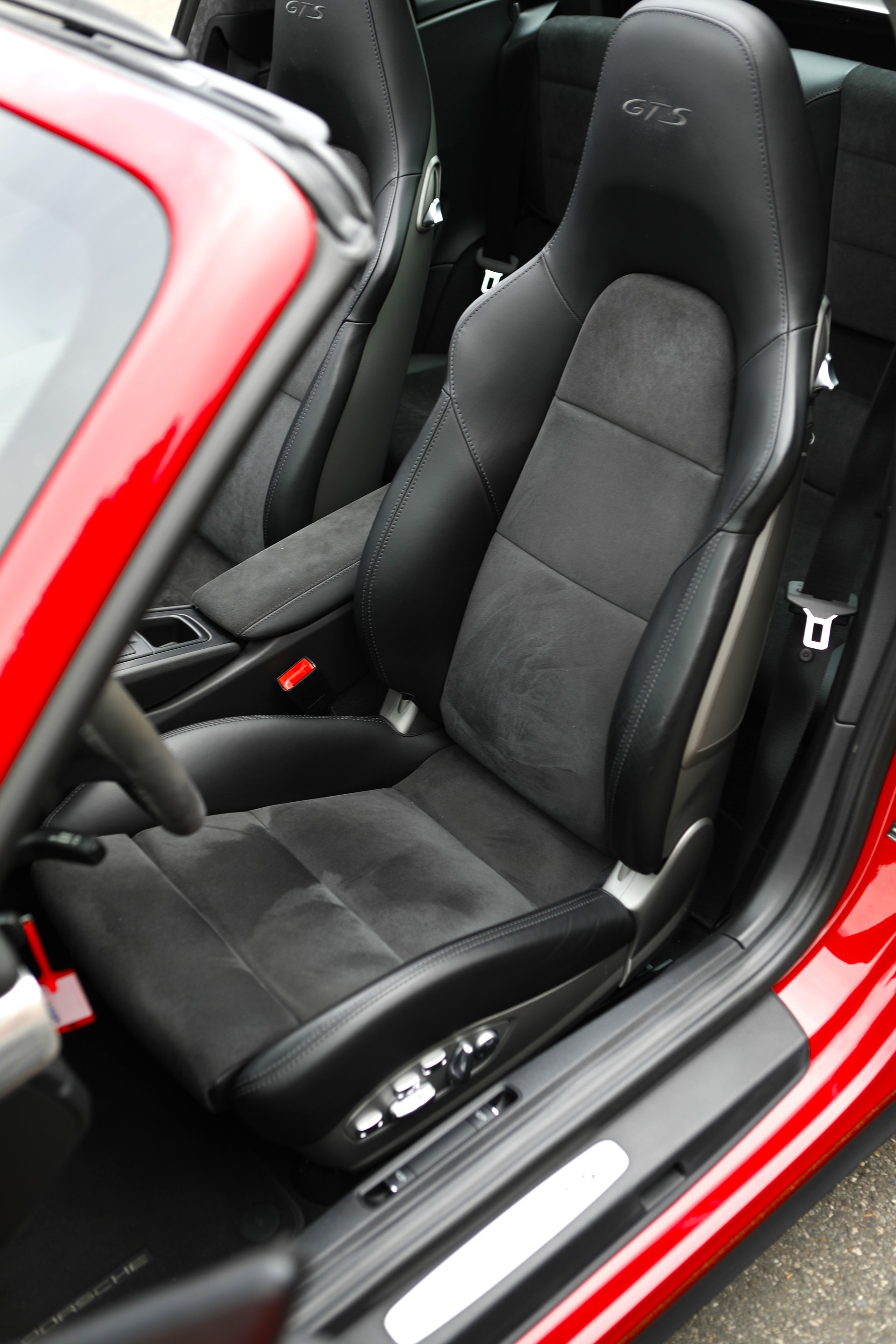 PORSCHE 911 Targa 4 GTS Boîte-manelle ( RARE )-image-13