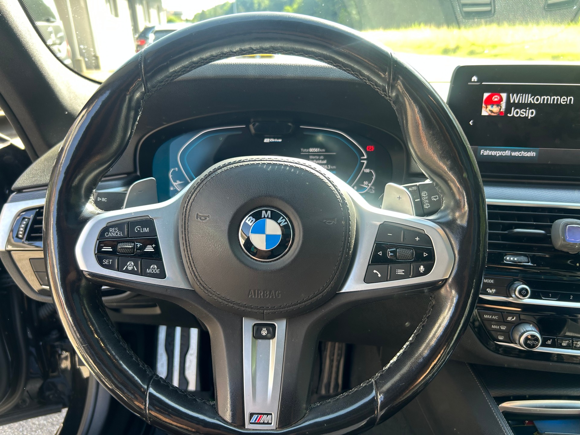 BMW 530e xDrive Touring Pure M Sport Steptronic-image-10