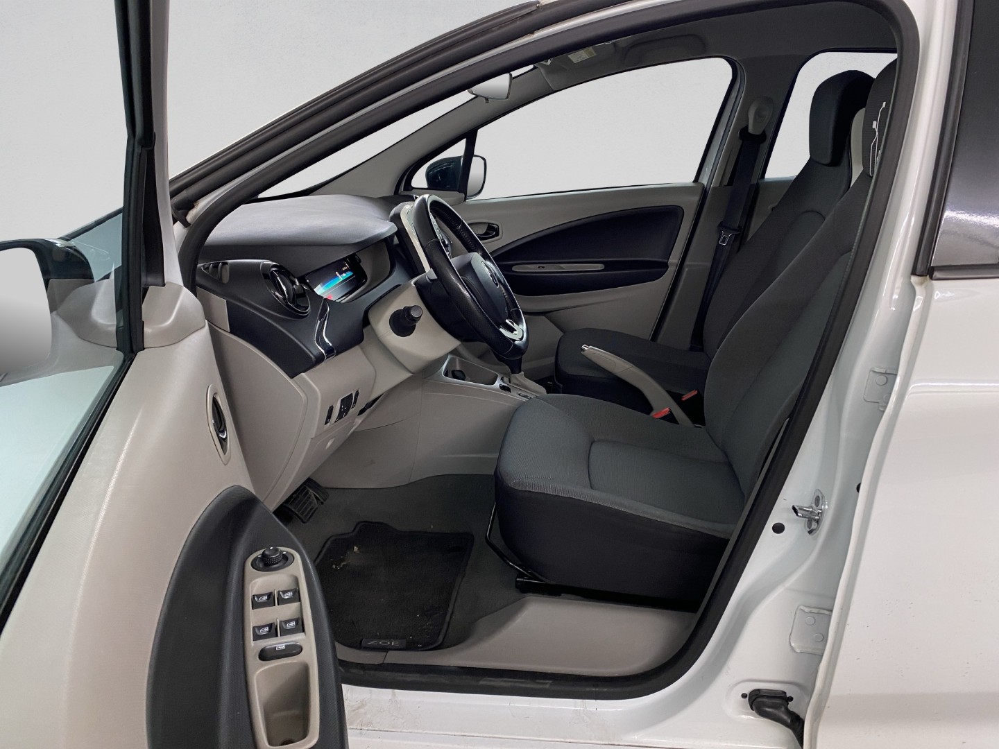 RENAULT Zoe Intens R240 (Batterie Miete)-image-6
