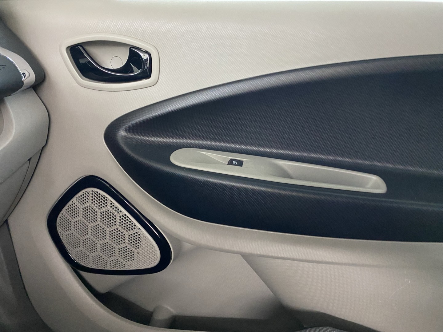 RENAULT Zoe Intens R240 (Batterie Miete)-image-20