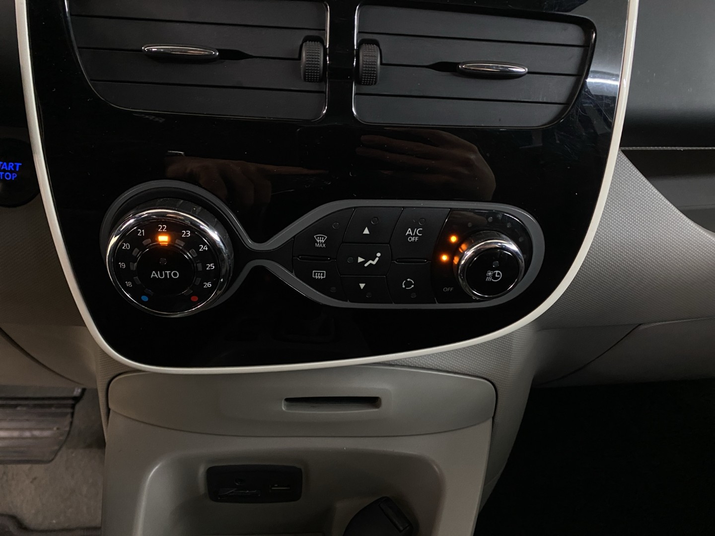 RENAULT Zoe Intens R240 (Batterie Miete)-image-13