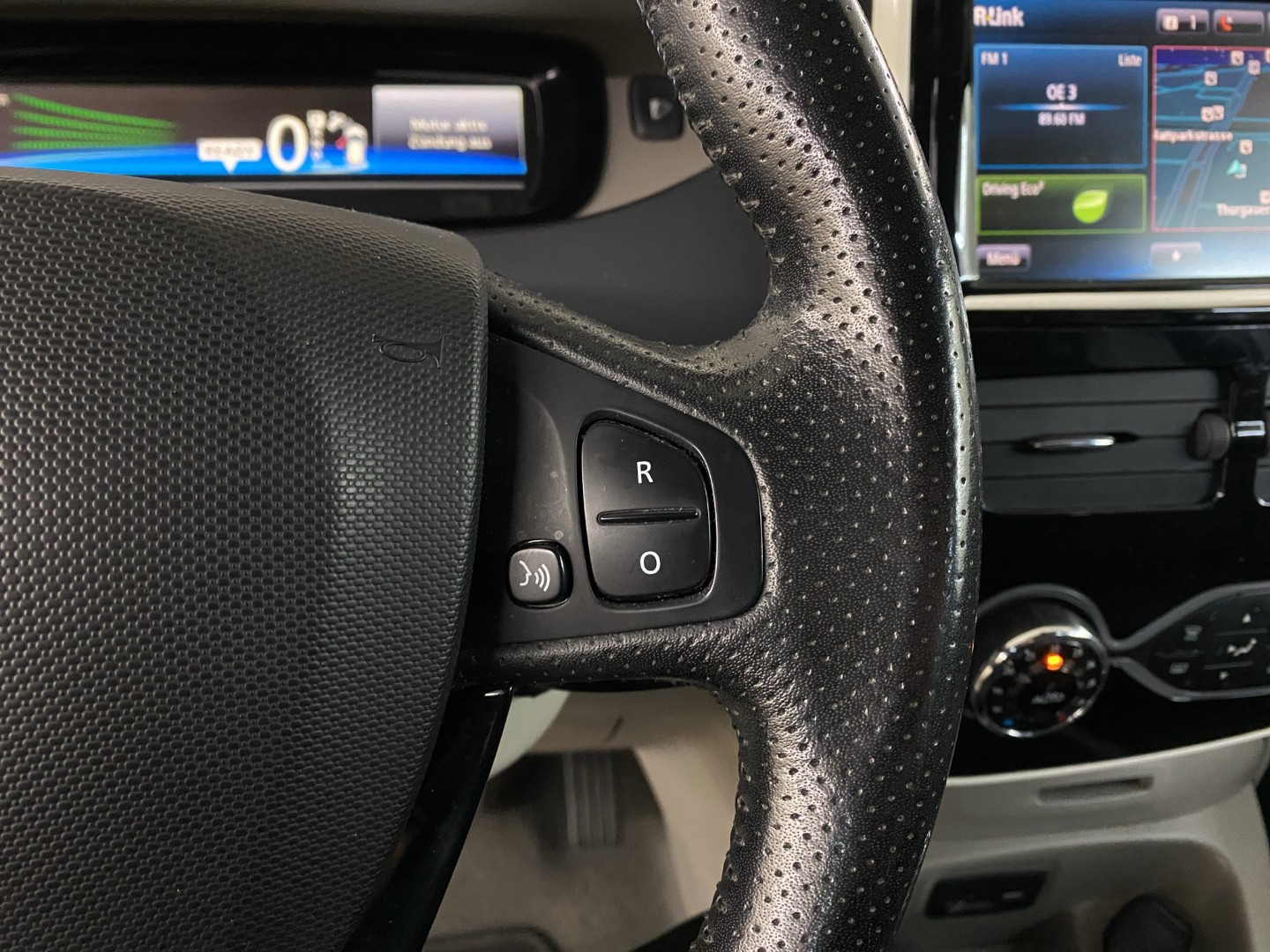 RENAULT Zoe Intens R240 (Batterie Miete)-image-11