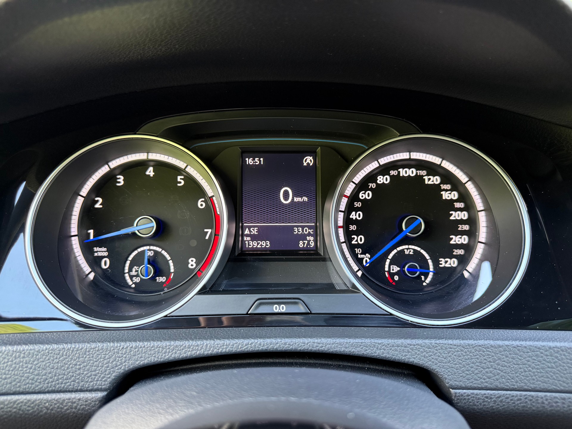 VW Golf Variant 2.0 TSI R 4 Motion DSG-image-10