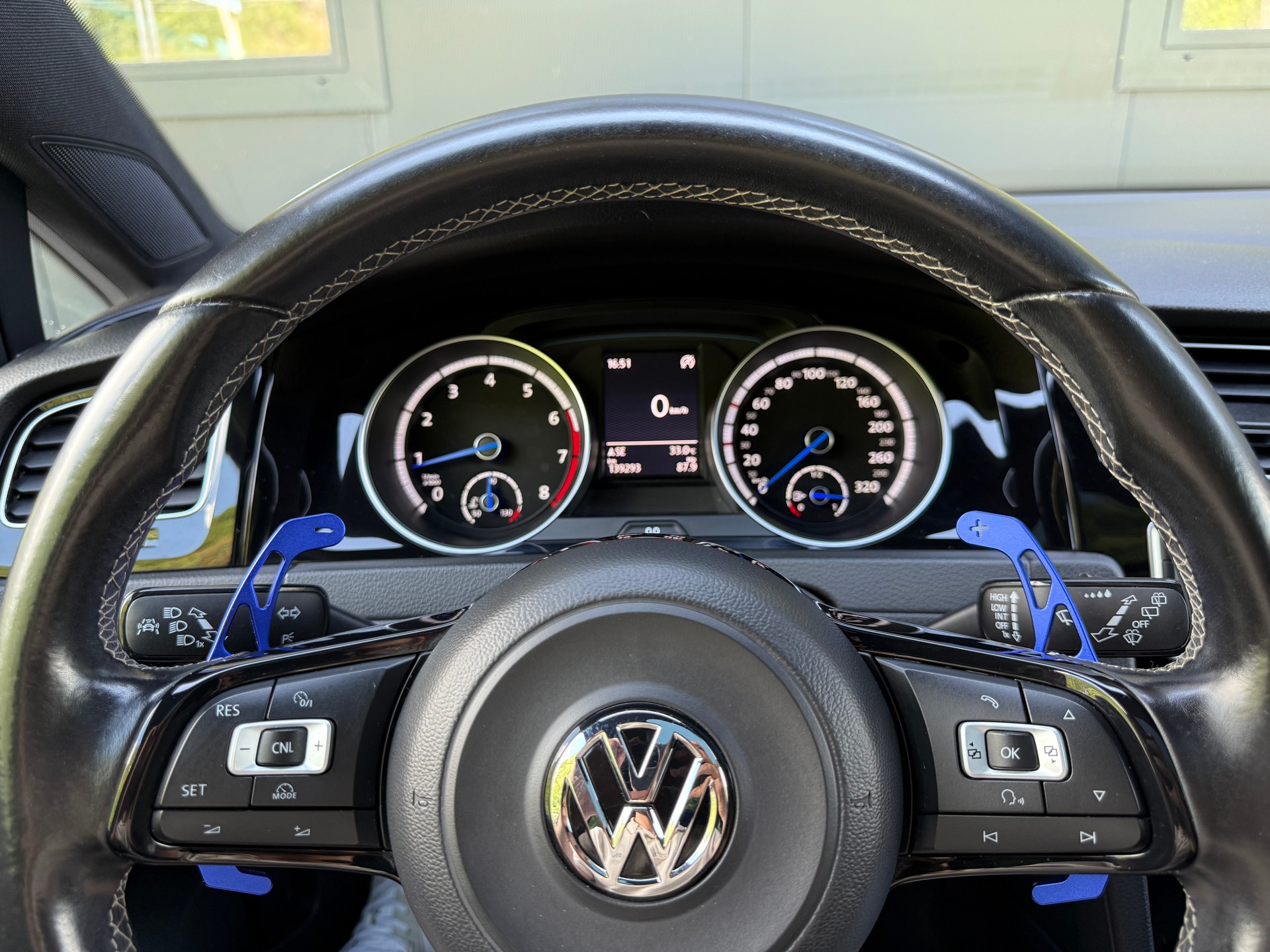 VW Golf Variant 2.0 TSI R 4 Motion DSG-image-9