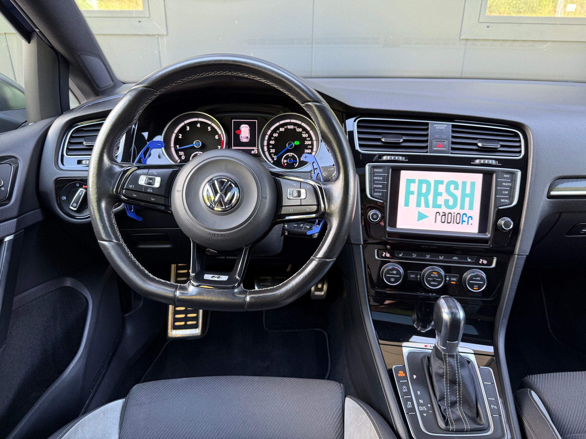 VW Golf Variant 2.0 TSI R 4 Motion DSG-image-13