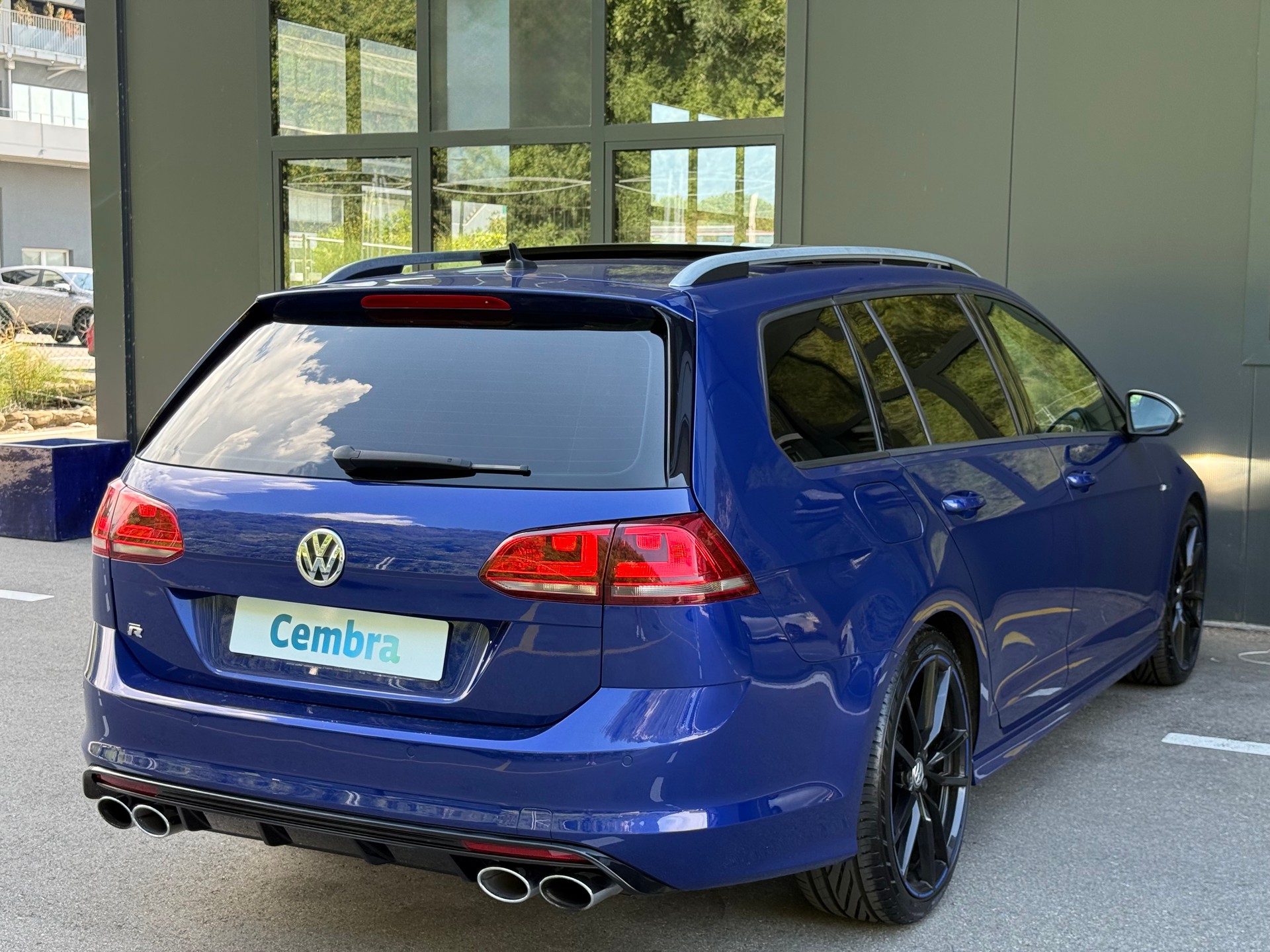 VW Golf Variant 2.0 TSI R 4 Motion DSG-image-4