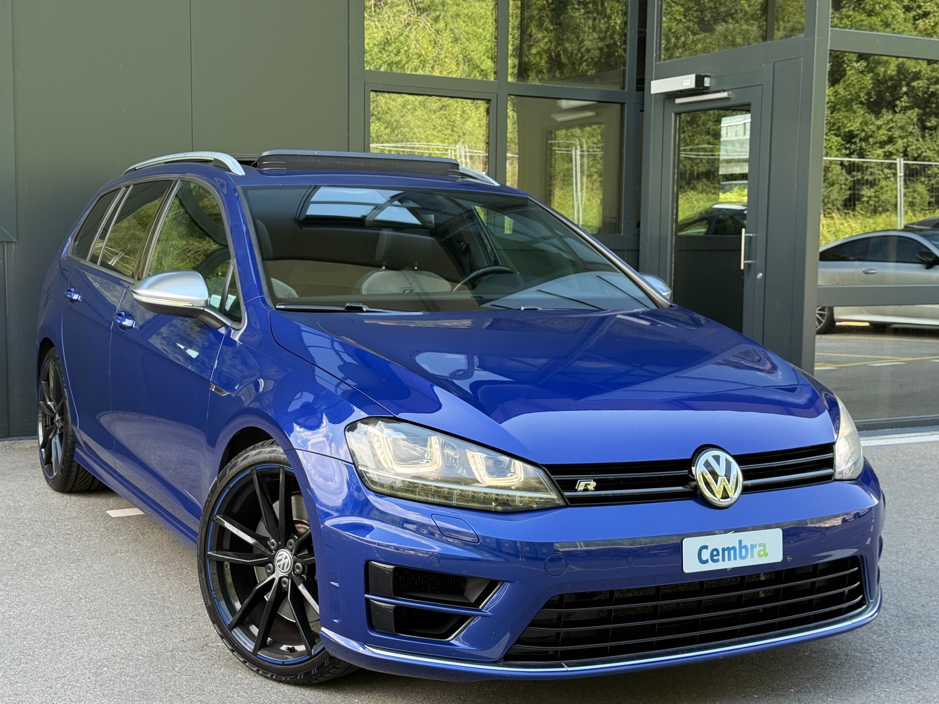 VW Golf Variant 2.0 TSI R 4 Motion DSG-image-0