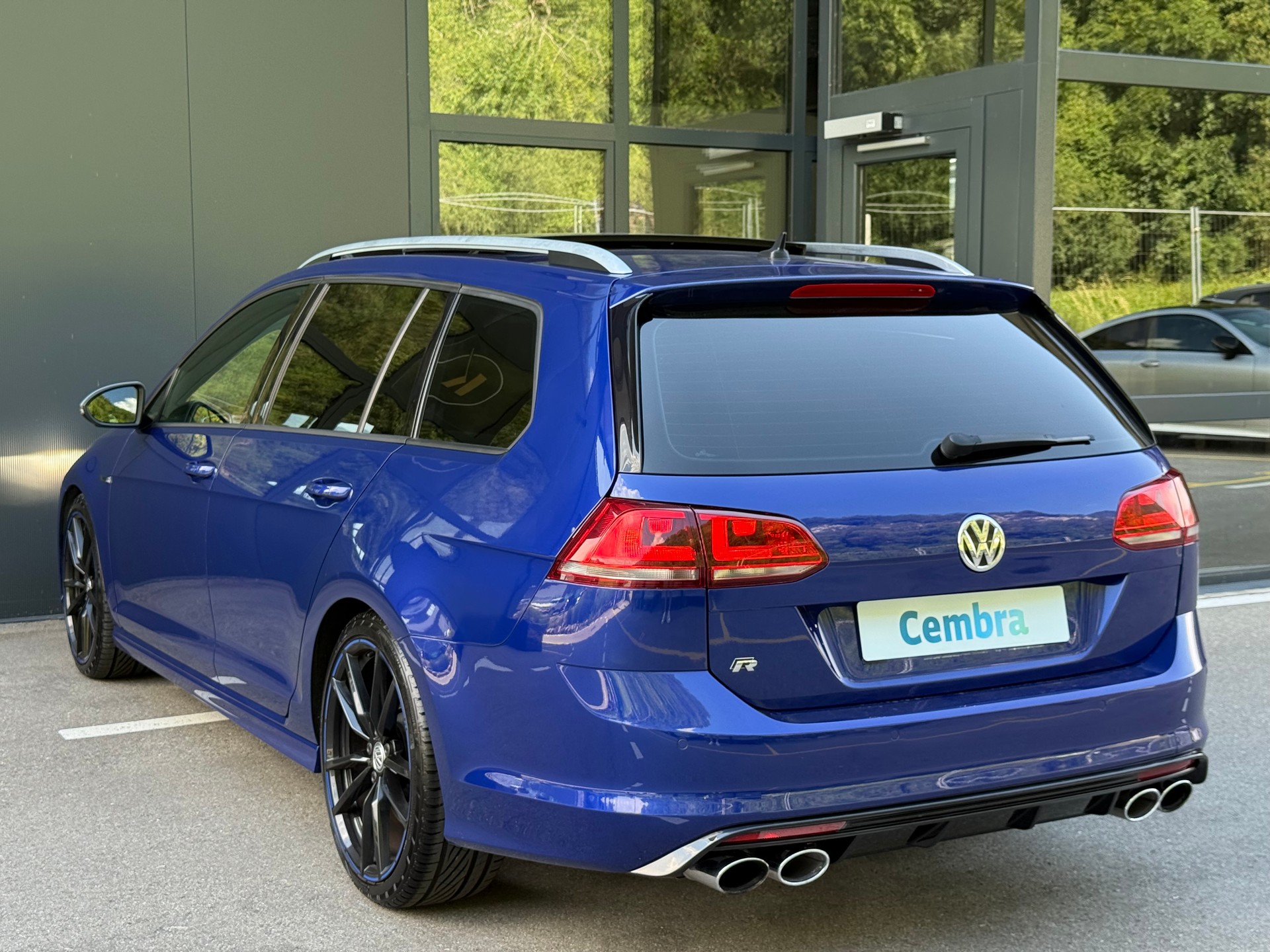 VW Golf Variant 2.0 TSI R 4 Motion DSG-image-3