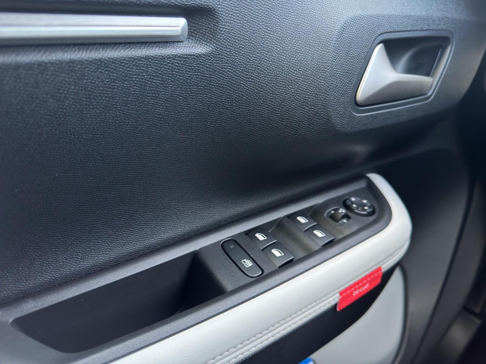 CITROEN C3 1.2 Hybrid 110 Edition Tricolore-image-10