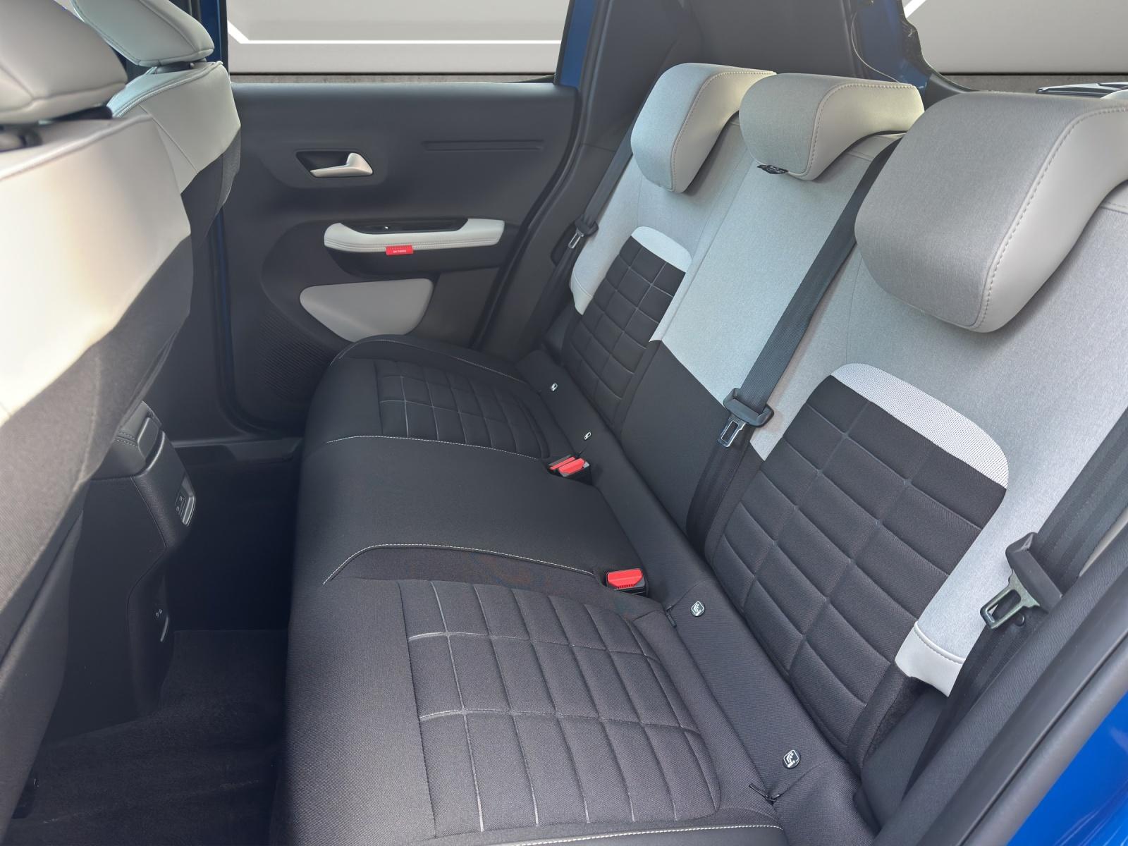 CITROEN C3 1.2 Hybrid 110 Edition Tricolore-image-11
