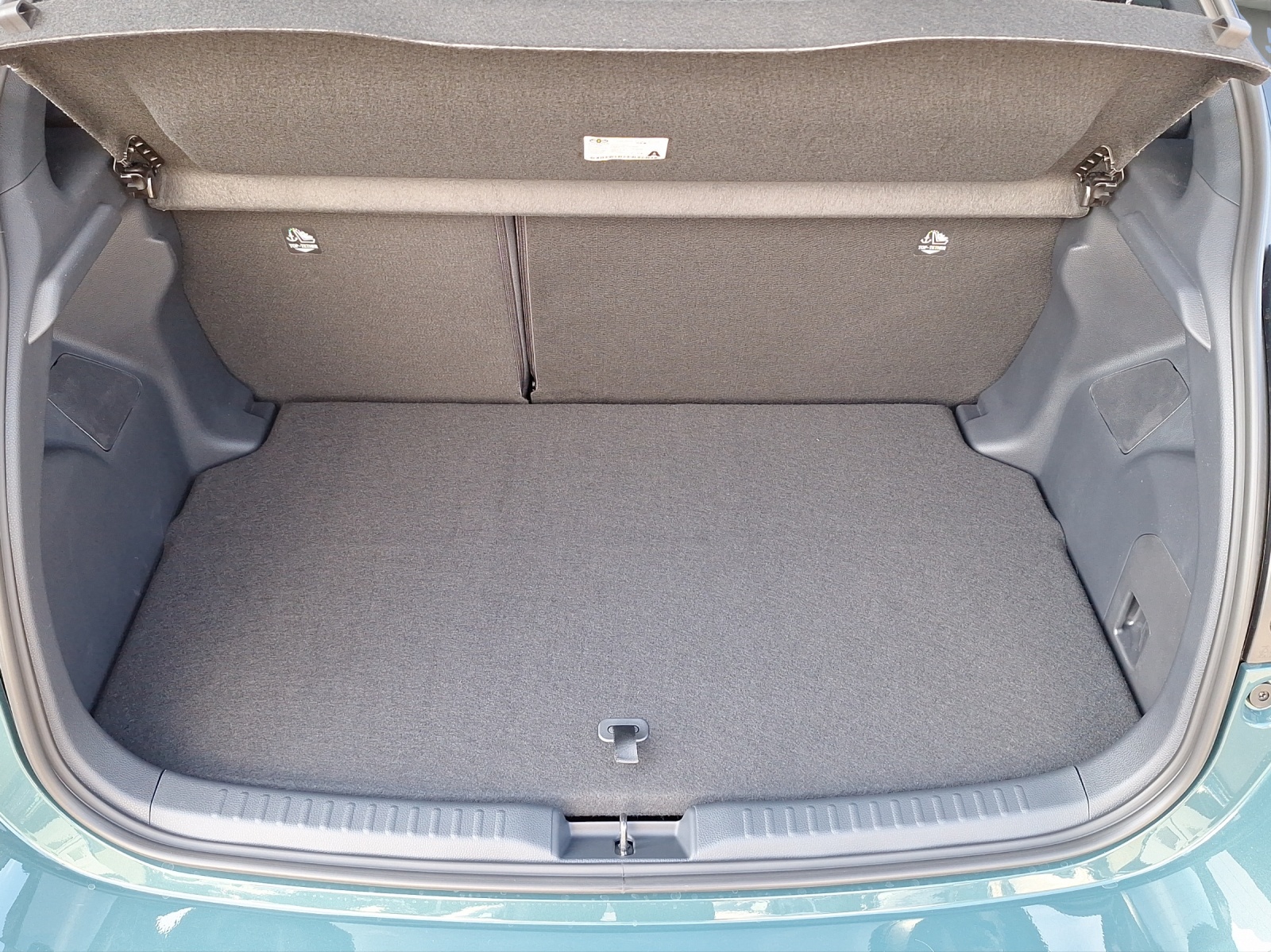 TOYOTA Yaris 1.5 VVT-i HSD Premium-image-10