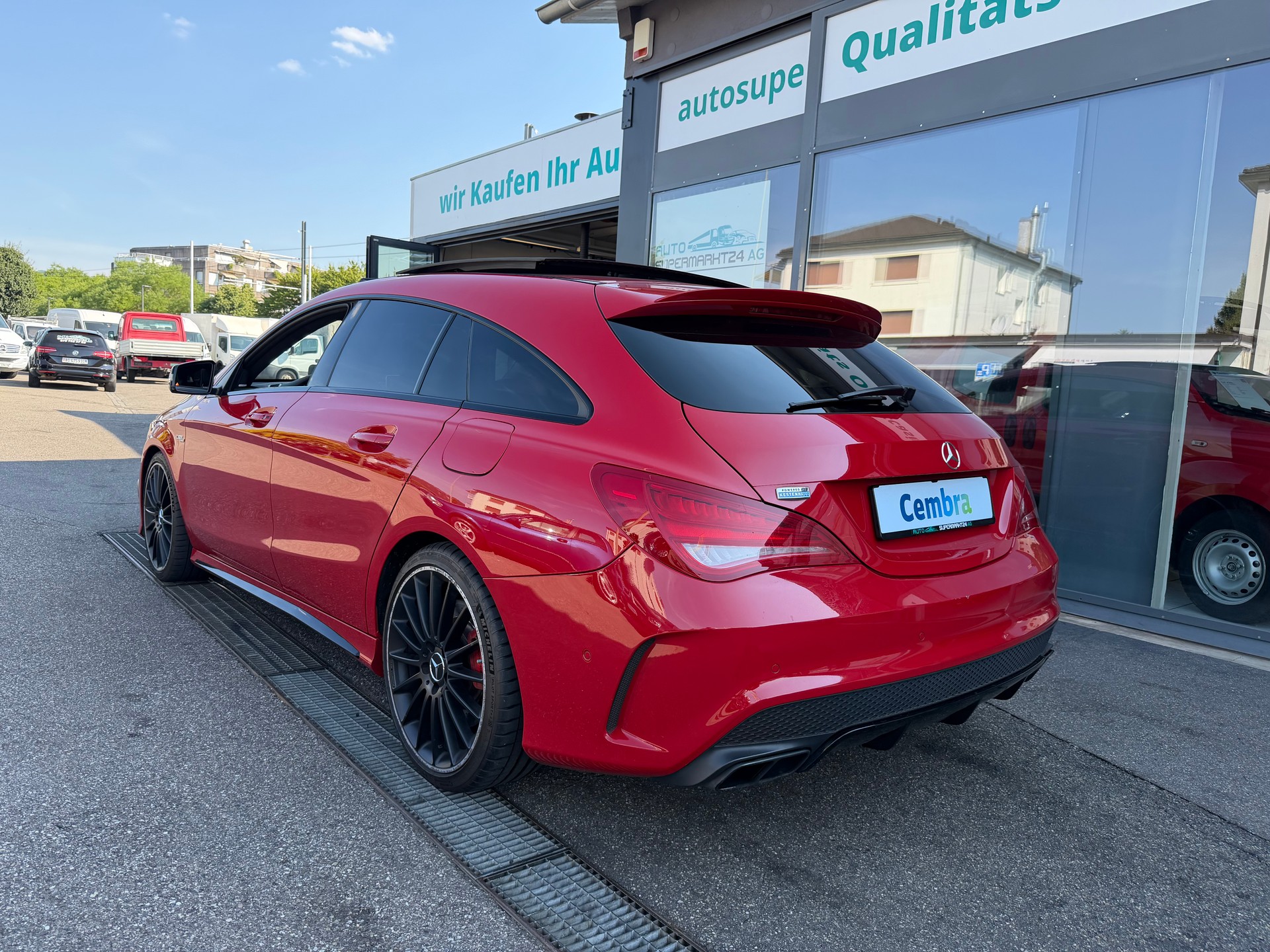 MERCEDES-BENZ CLA Shooting Brake 45 AMG 4Matic Speedshift-image-2