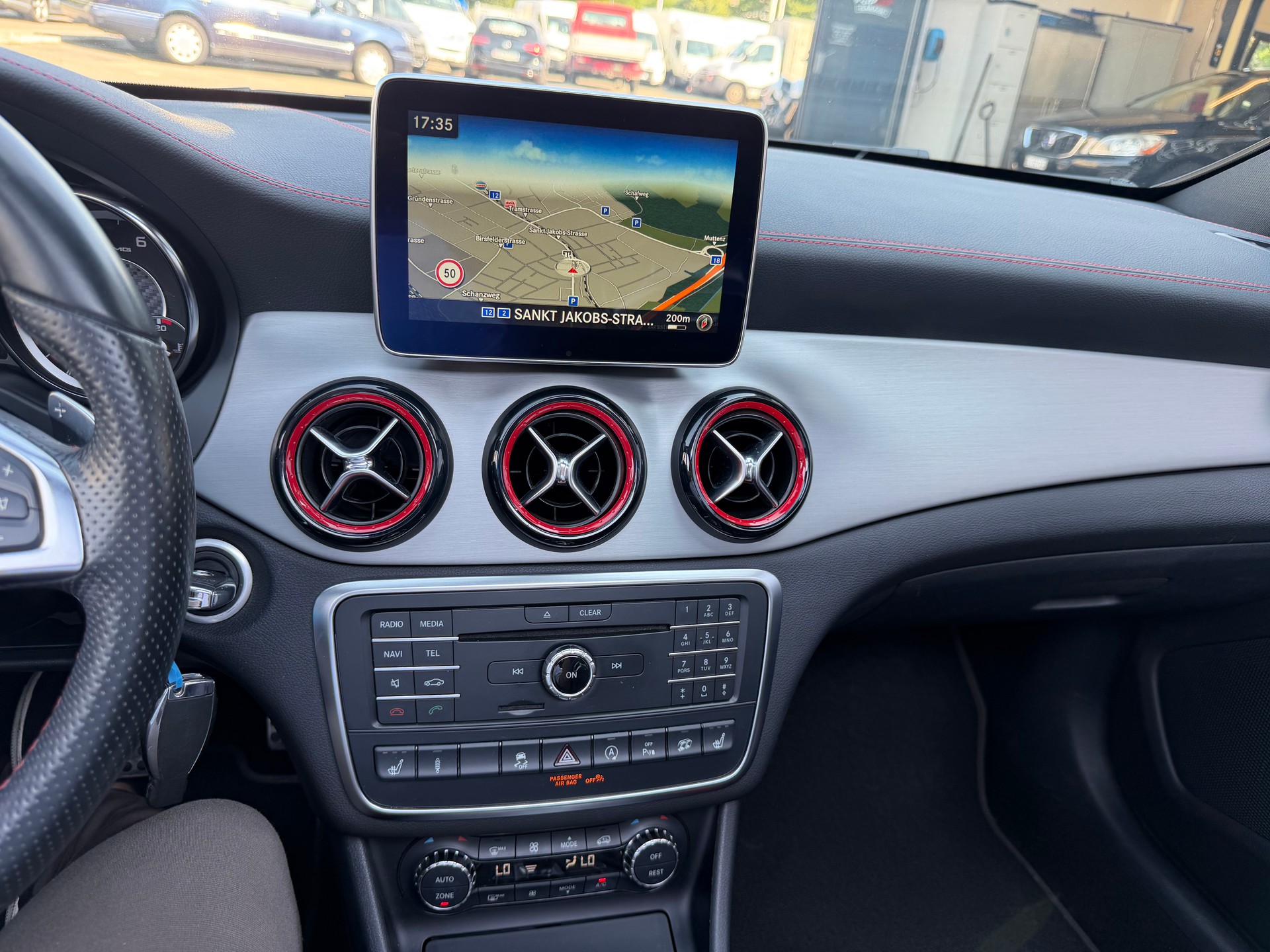 MERCEDES-BENZ CLA Shooting Brake 45 AMG 4Matic Speedshift-image-17