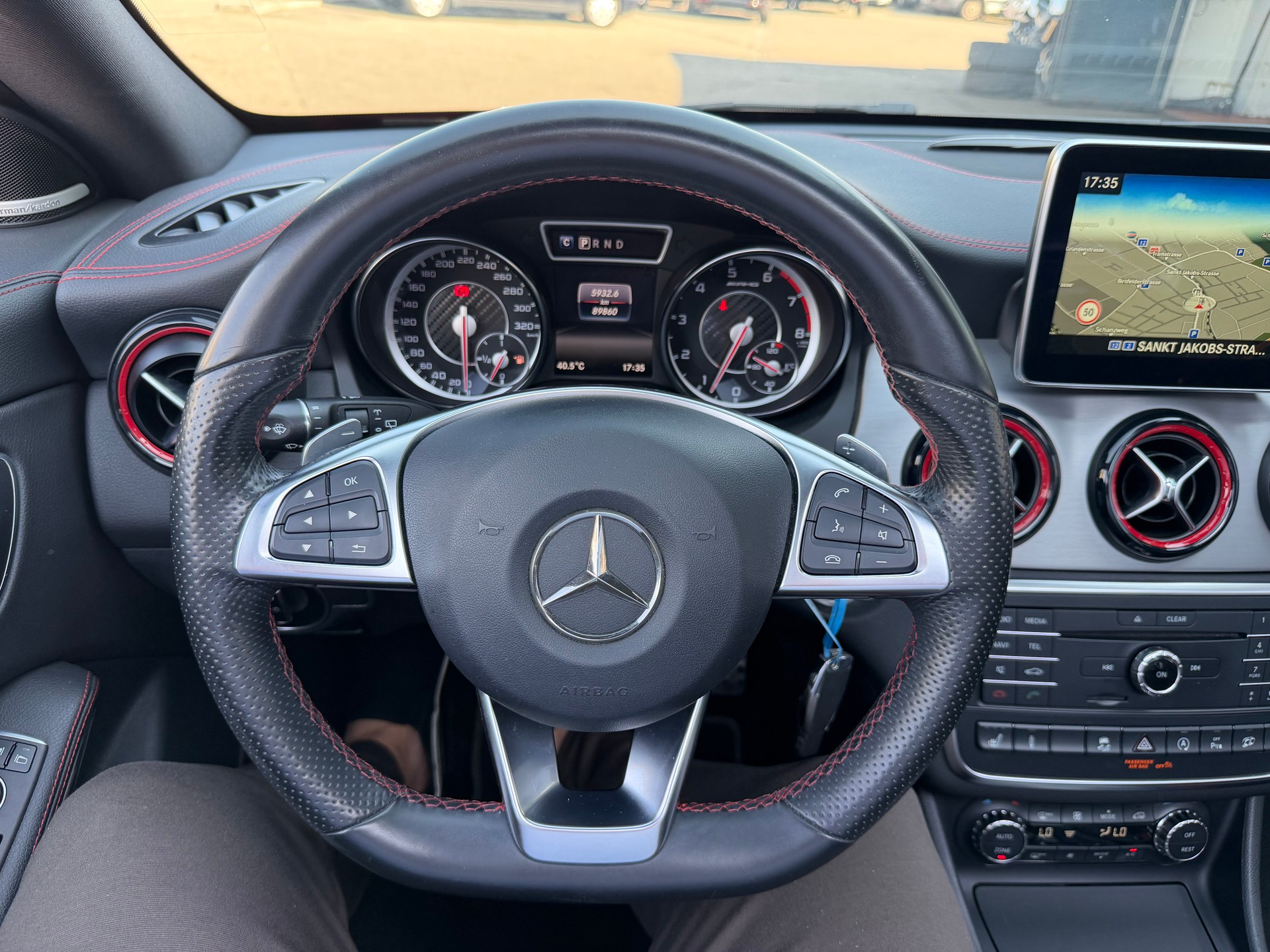MERCEDES-BENZ CLA Shooting Brake 45 AMG 4Matic Speedshift-image-16