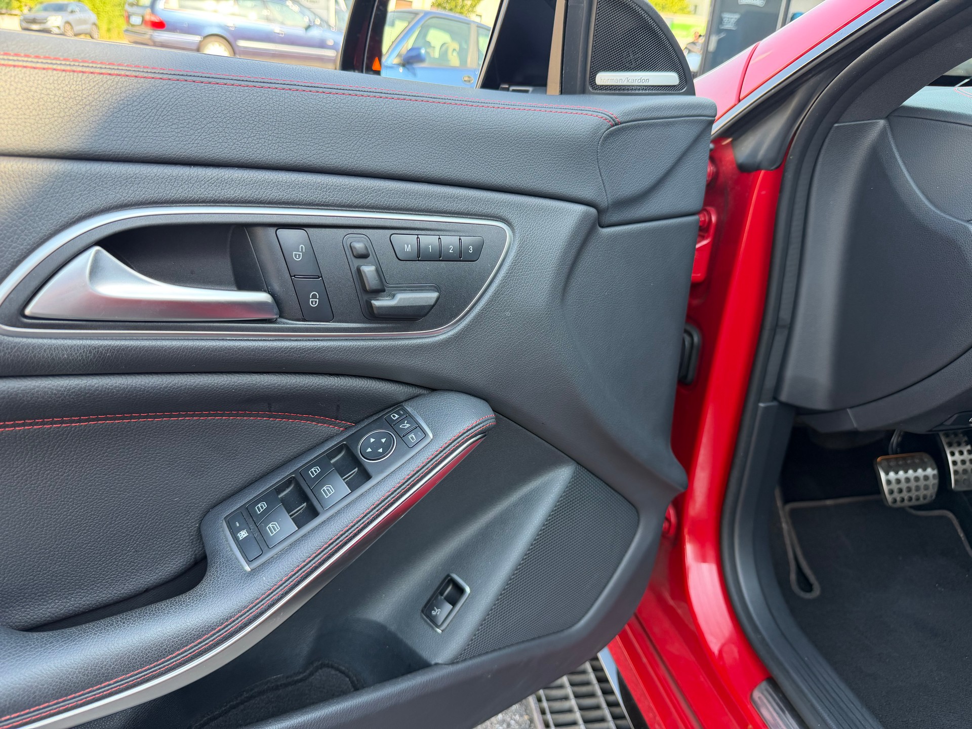 MERCEDES-BENZ CLA Shooting Brake 45 AMG 4Matic Speedshift-image-11