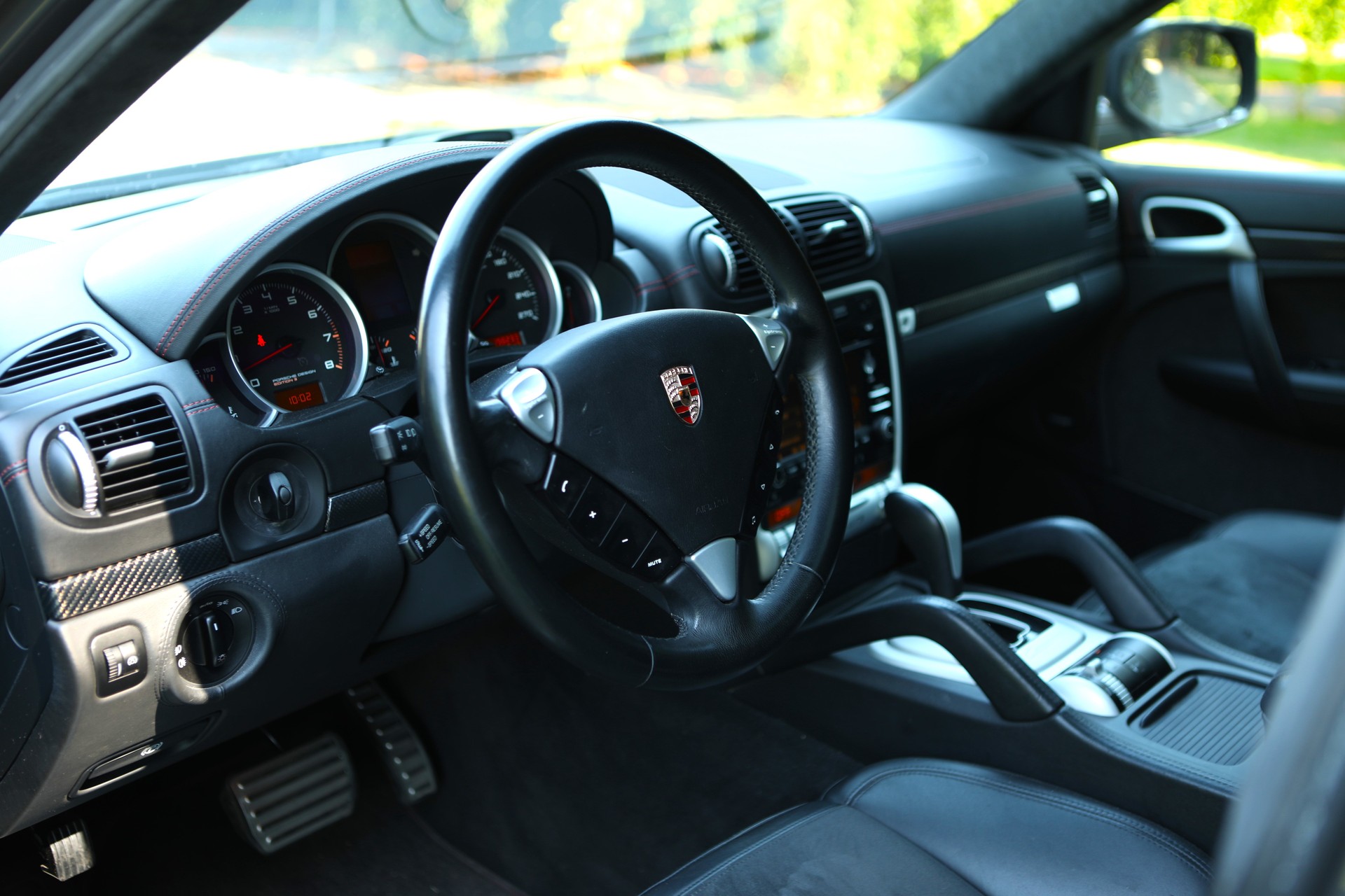 PORSCHE Cayenne GTS Tiptronic Porsche Design limited edition ( 70 / 1000 )3-image-6