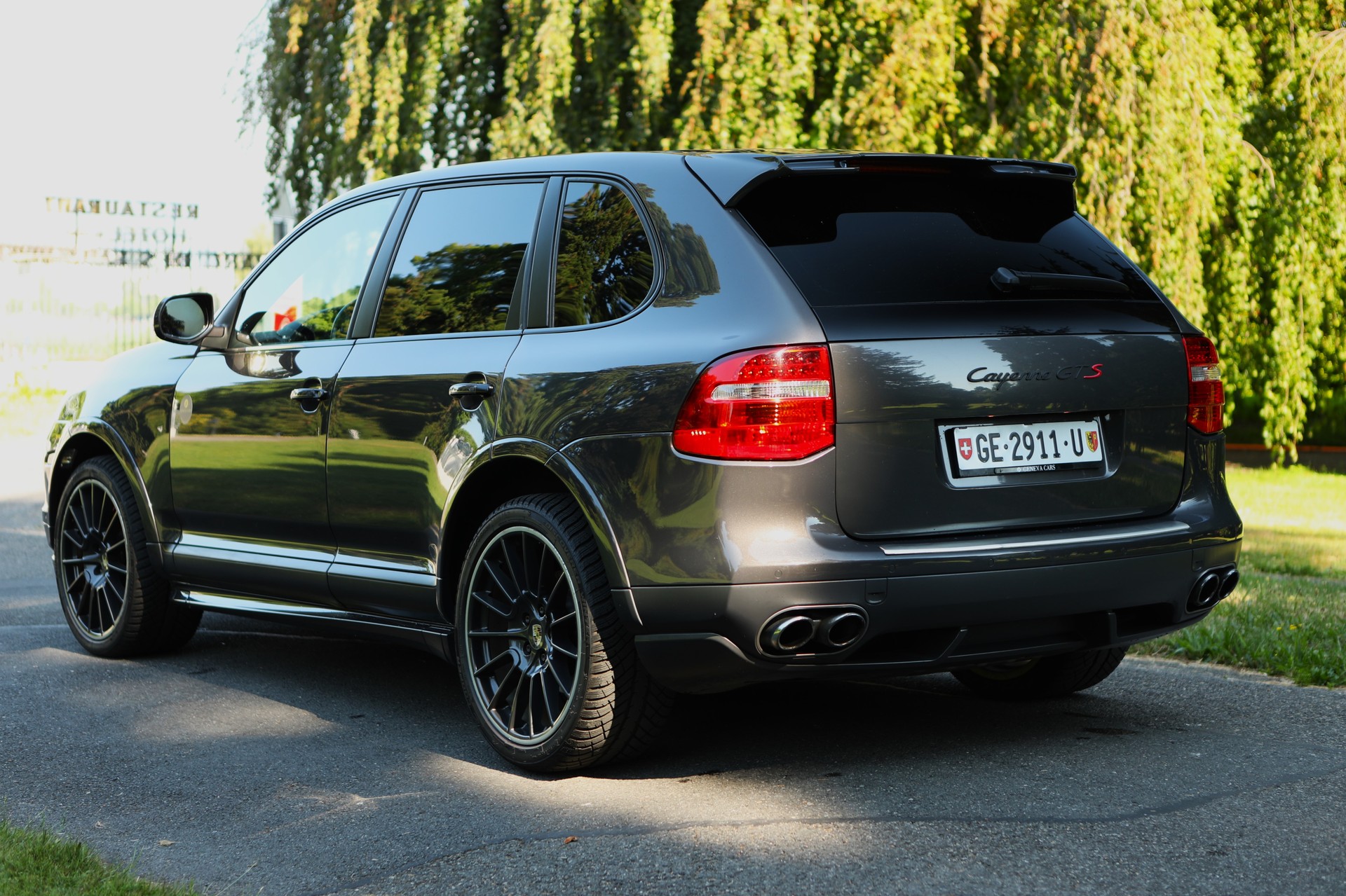 PORSCHE Cayenne GTS Tiptronic Porsche Design limited edition ( 70 / 1000 )3-image-5