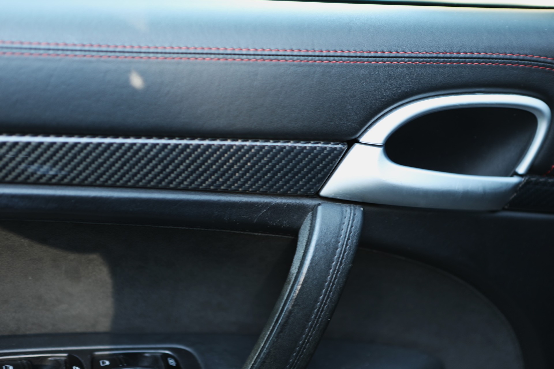 PORSCHE Cayenne GTS Tiptronic Porsche Design limited edition ( 70 / 1000 )3-image-7