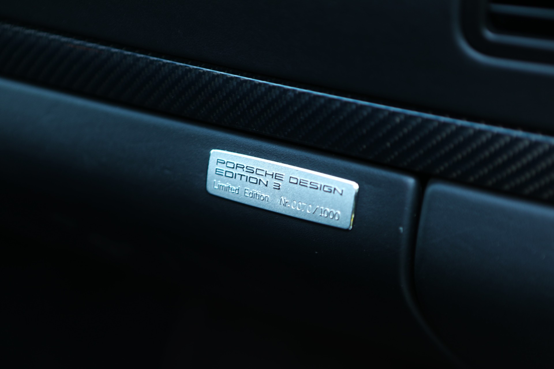 PORSCHE Cayenne GTS Tiptronic Porsche Design limited edition ( 70 / 1000 )3-image-9