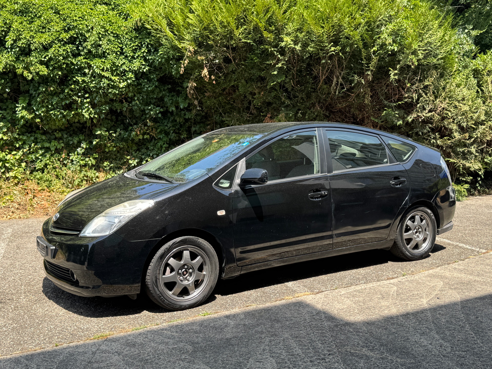 TOYOTA Prius 1.5 16V Hybrid-image-2