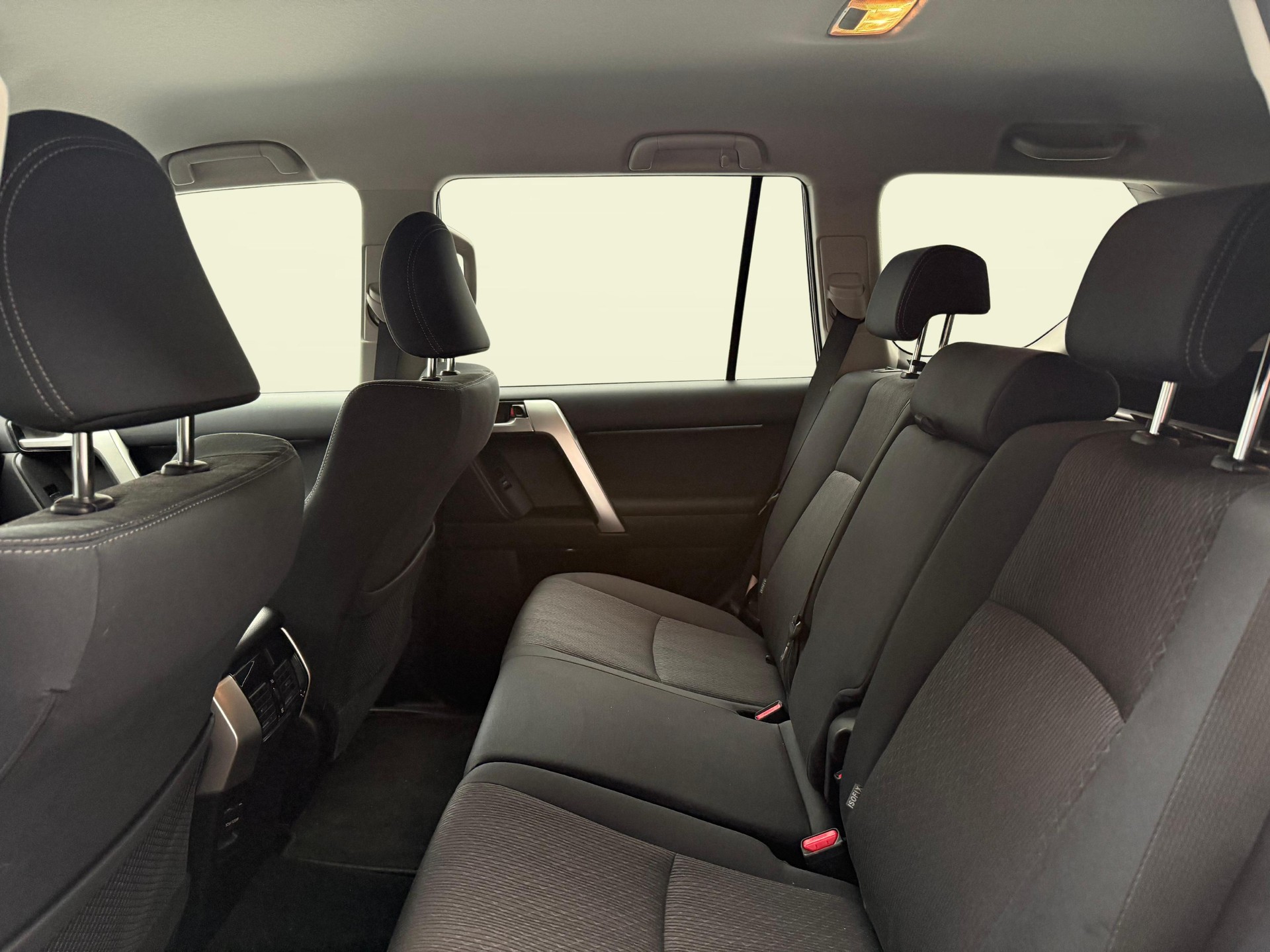 TOYOTA Land Cruiser 2.8 D 204 Style-image-10