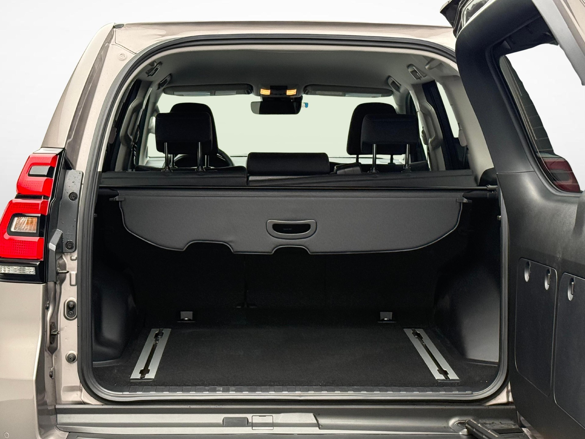 TOYOTA Land Cruiser 2.8 D 204 Style-image-11