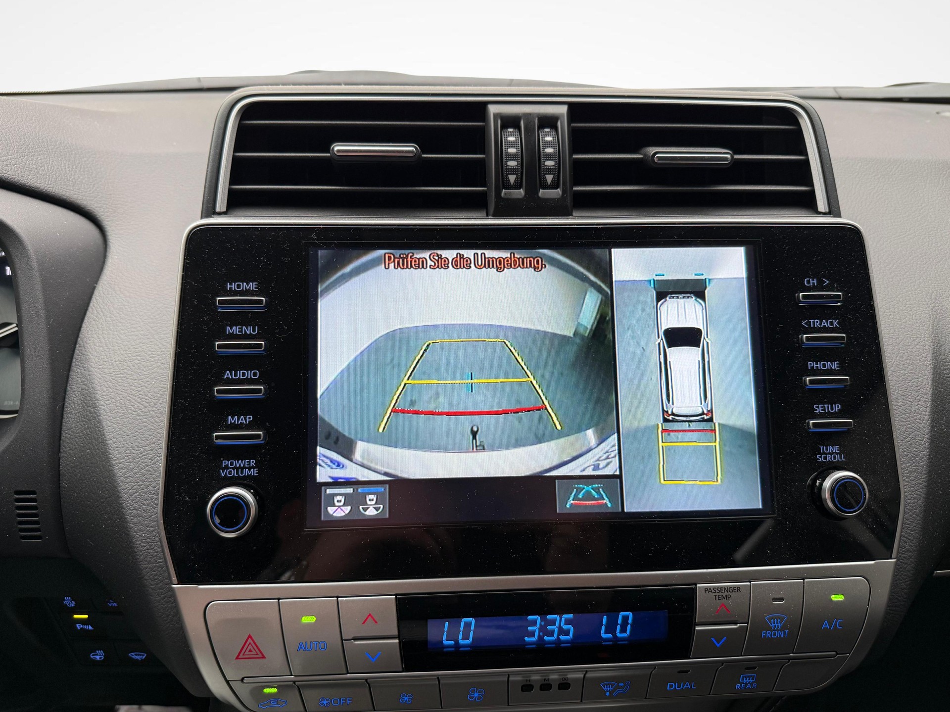 TOYOTA Land Cruiser 2.8 D 204 Style-image-12