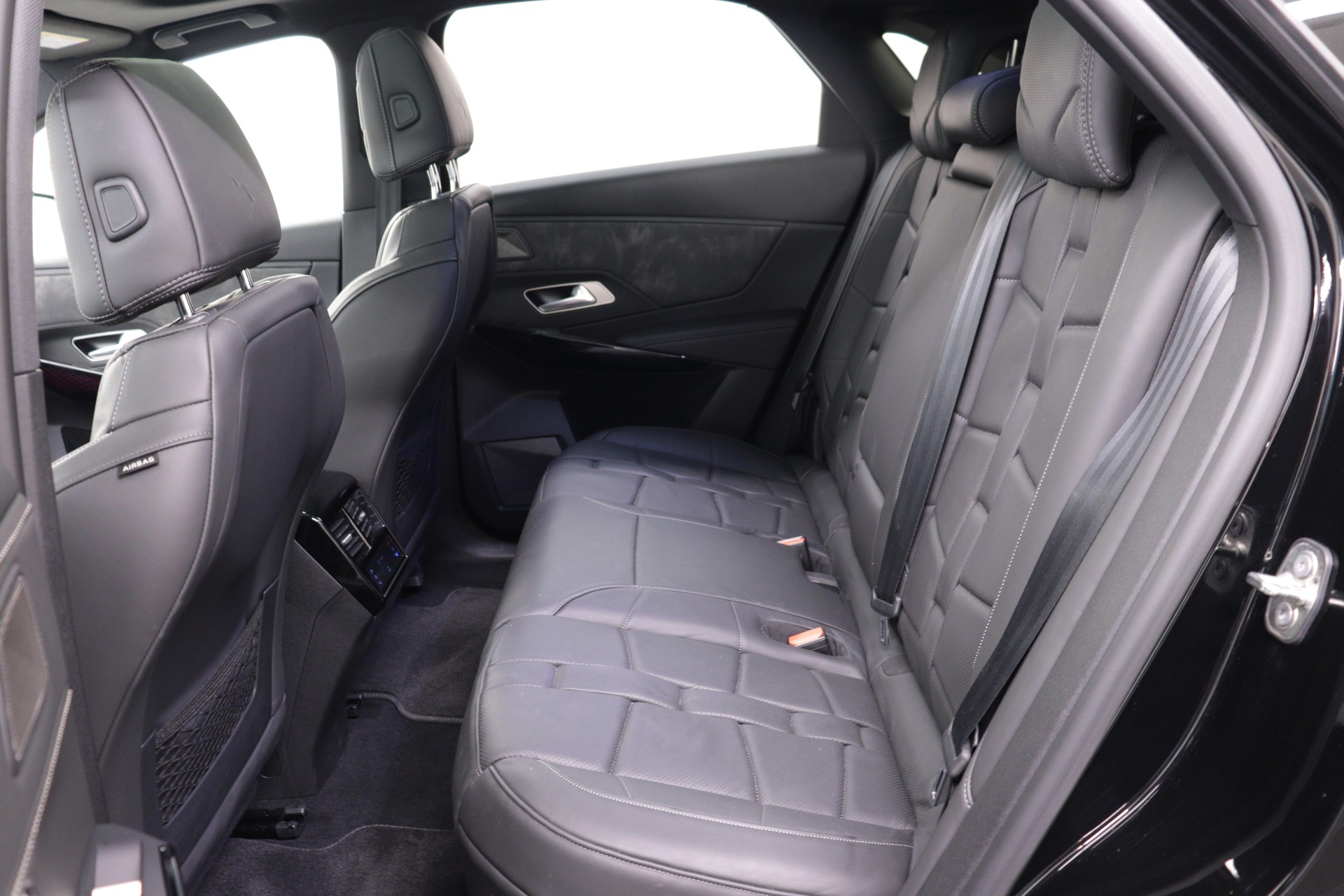 DS AUTOMOBILES 7 Crossback 1.6 E-Tense Louvre 4x4-image-8