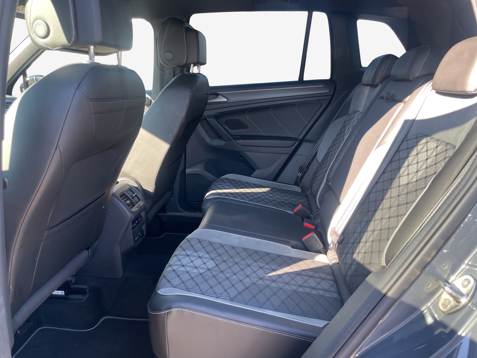 VW Tiguan 1.4TSI PHEV R-Line DSG-image-11