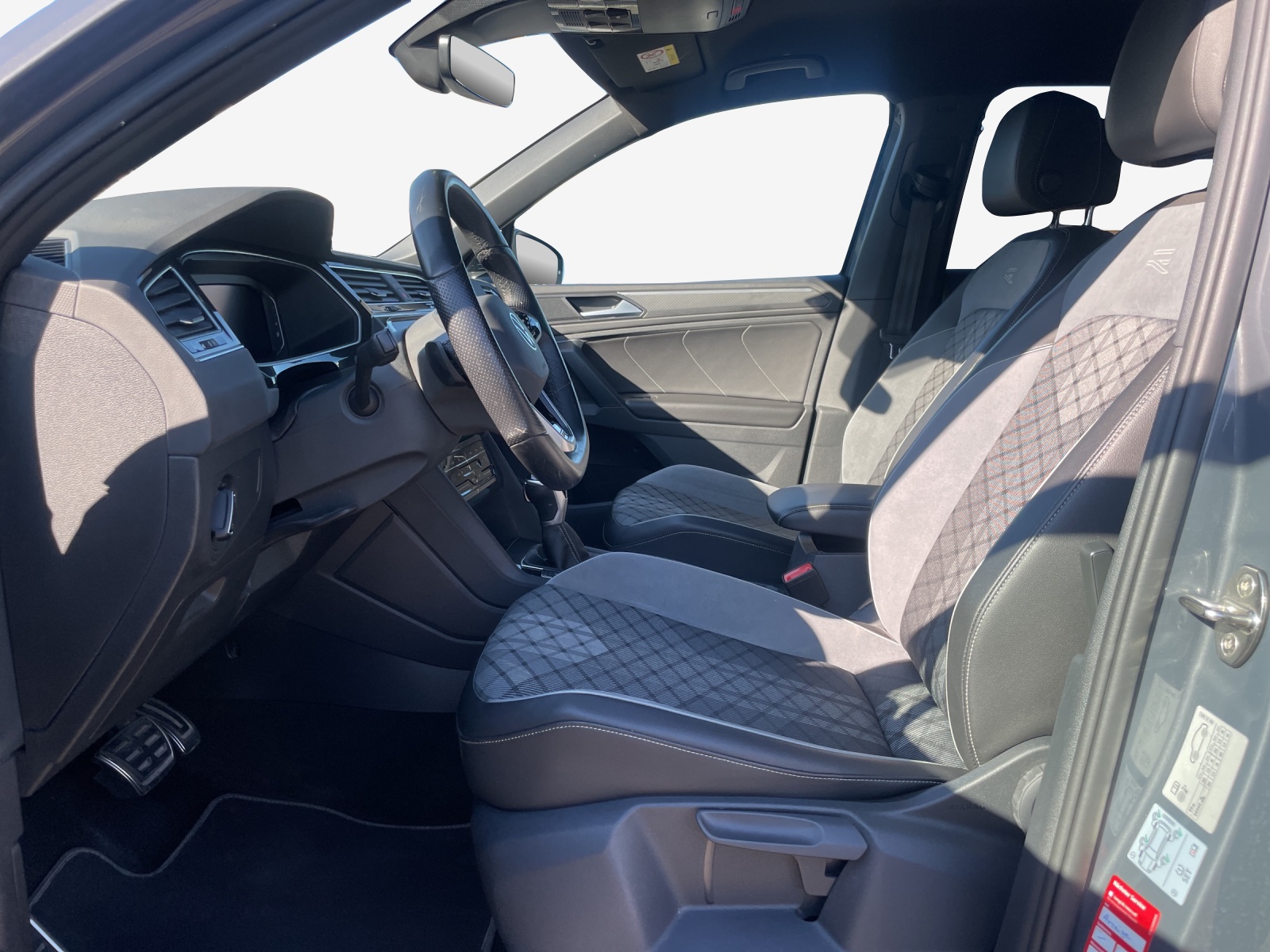 VW Tiguan 1.4TSI PHEV R-Line DSG-image-7