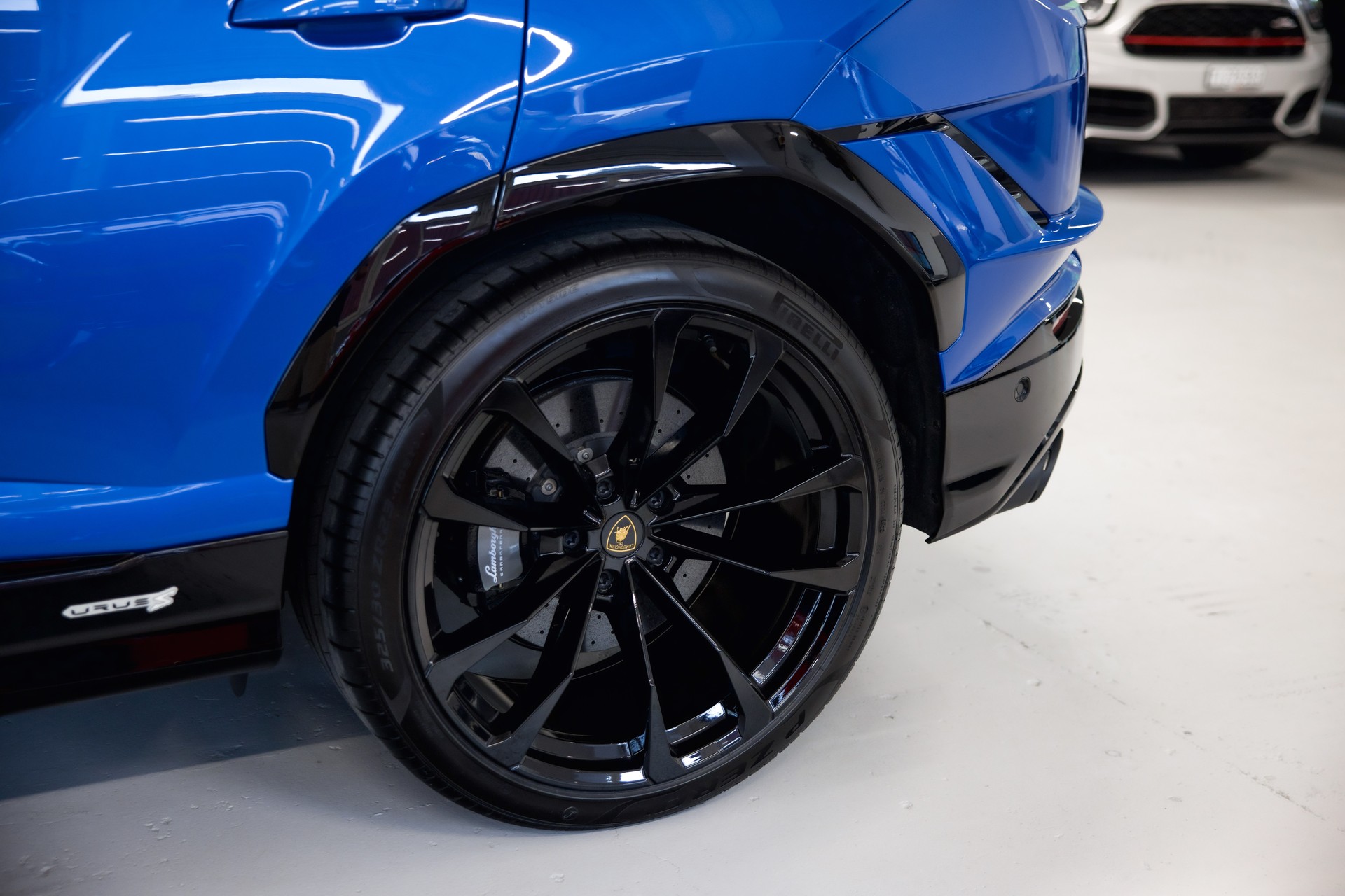 LAMBORGHINI Urus S E-Gear-image-15
