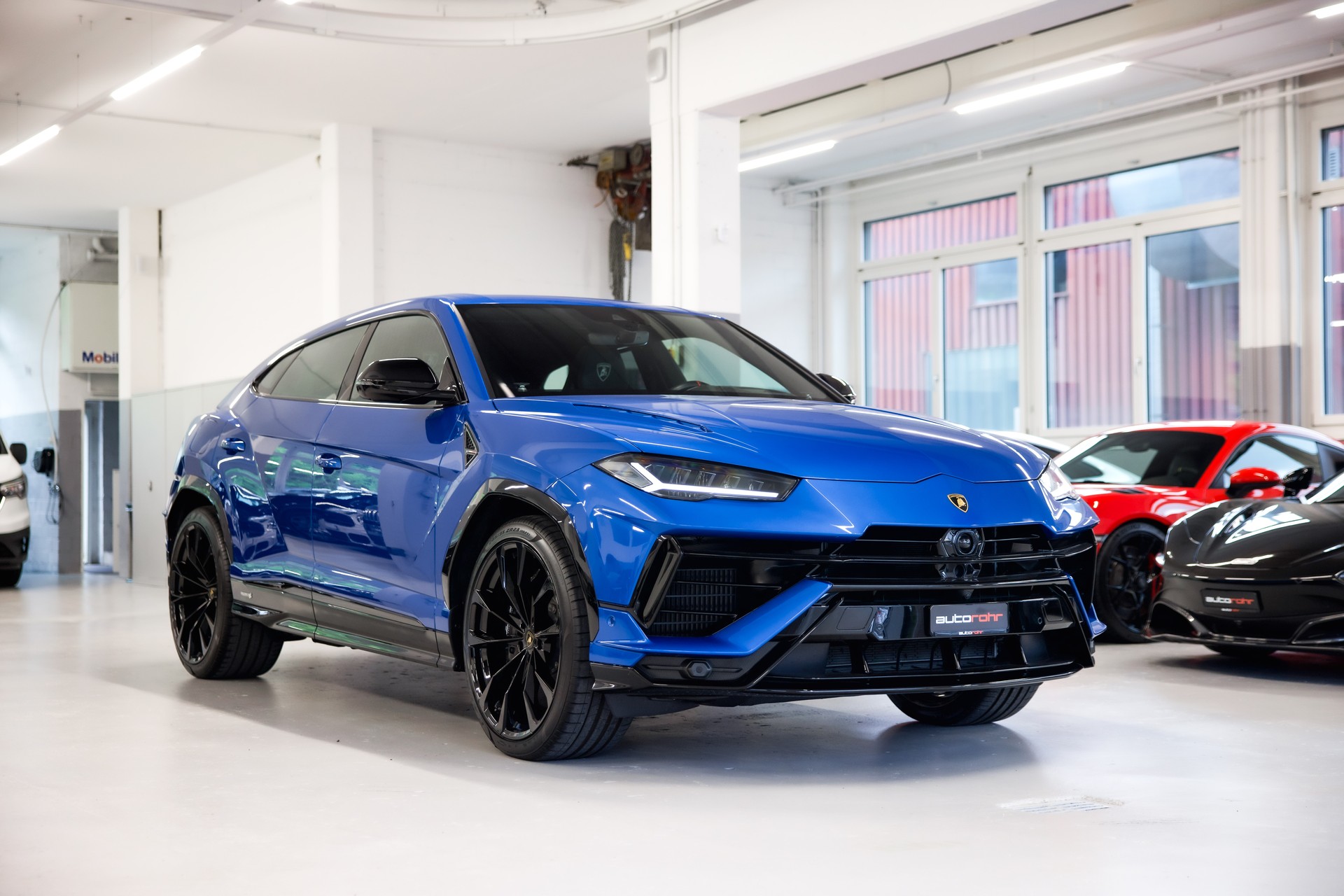 LAMBORGHINI Urus S E-Gear-image-2