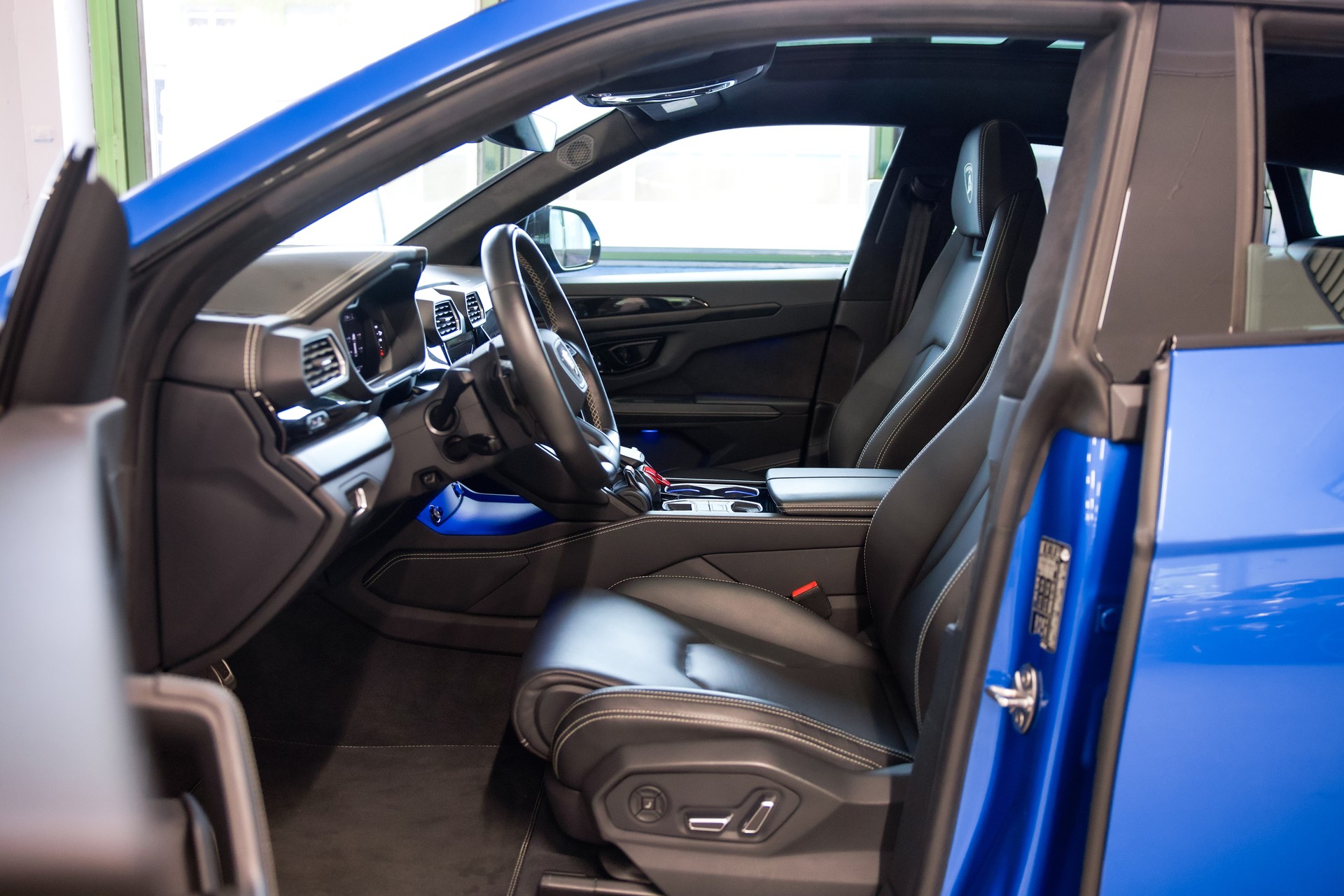 LAMBORGHINI Urus S E-Gear-image-19