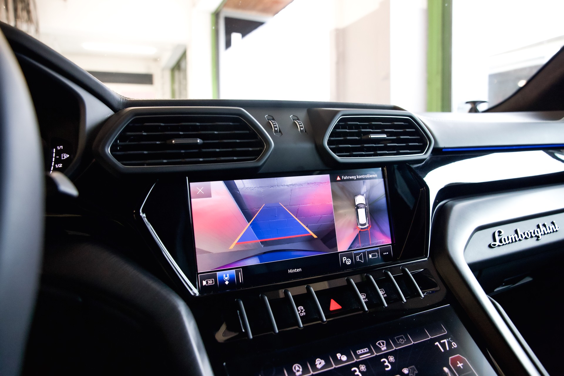 LAMBORGHINI Urus S E-Gear-image-31