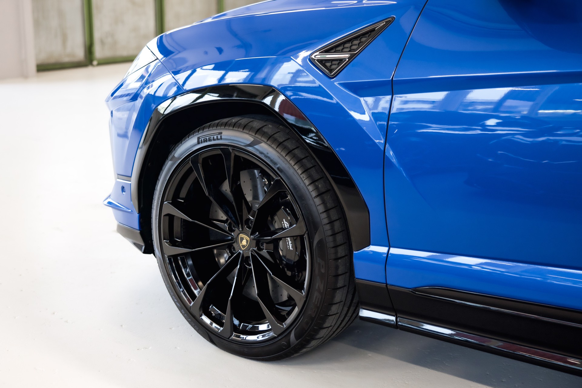 LAMBORGHINI Urus S E-Gear-image-14