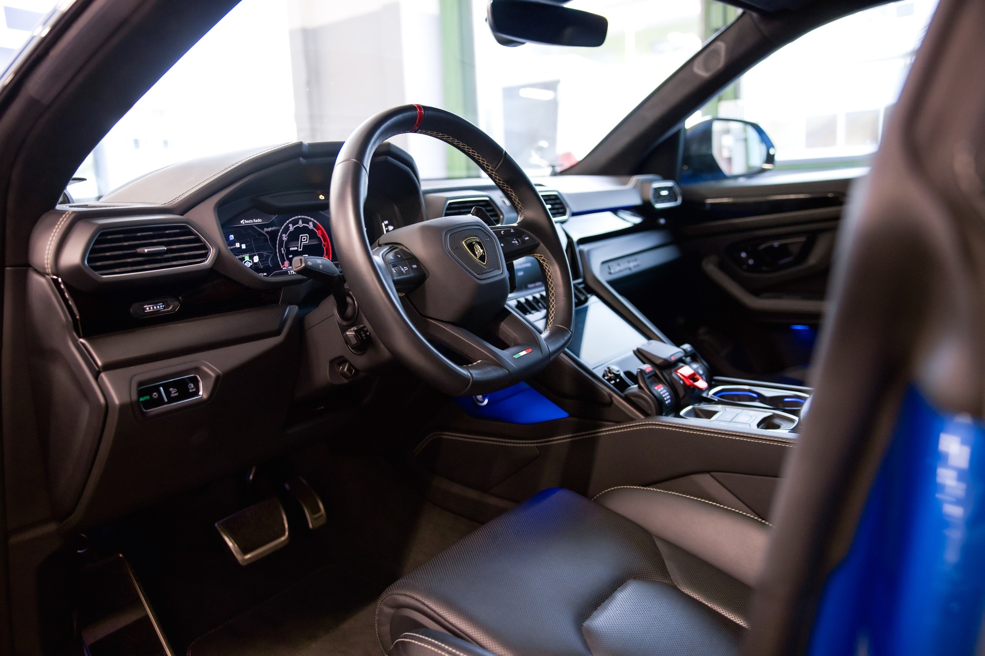 LAMBORGHINI Urus S E-Gear-image-18