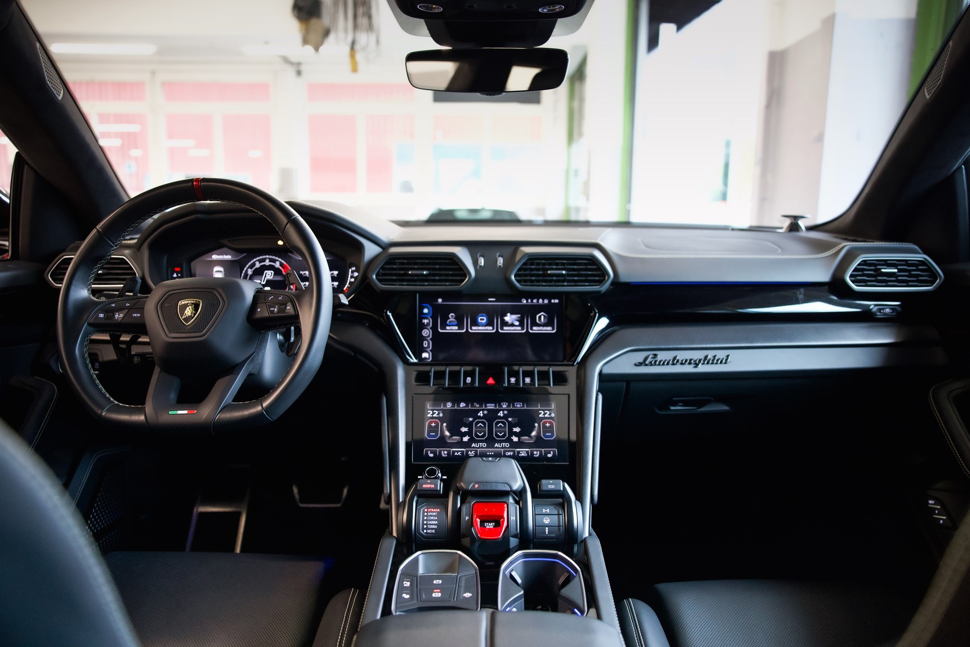 LAMBORGHINI Urus S E-Gear-image-17