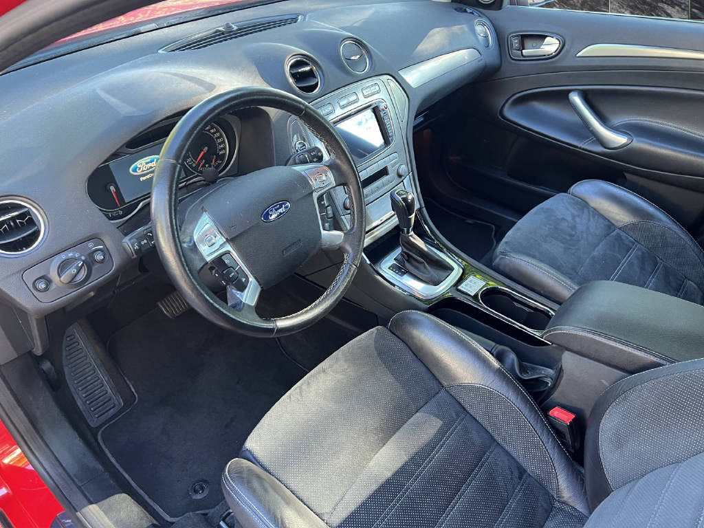 FORD Mondeo Station Wagon 2.3i 16V Titanium Executive-image-6