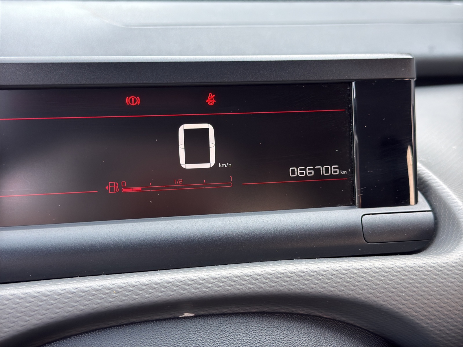 CITROEN C4 Cactus 1.2 PureT Origins EAT6-image-10