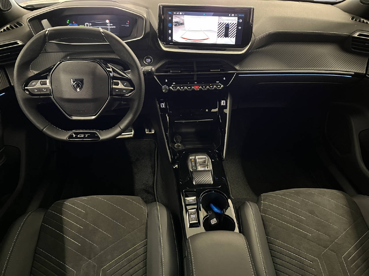 PEUGEOT 2008 e-GT-image-5