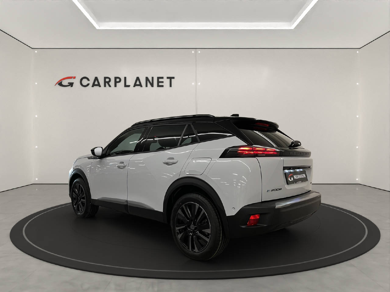 PEUGEOT 2008 e-GT-image-2