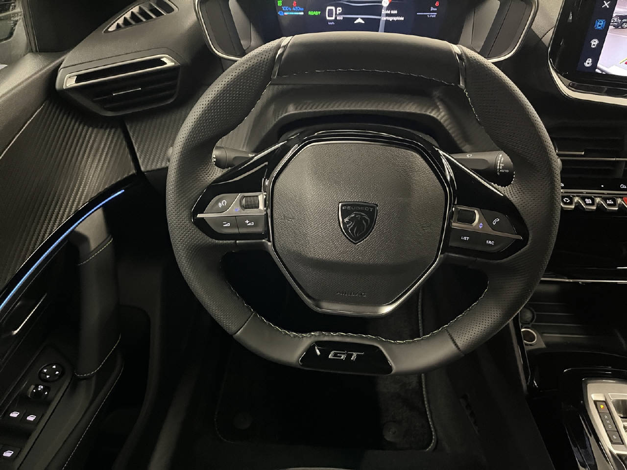 PEUGEOT 2008 e-GT-image-6