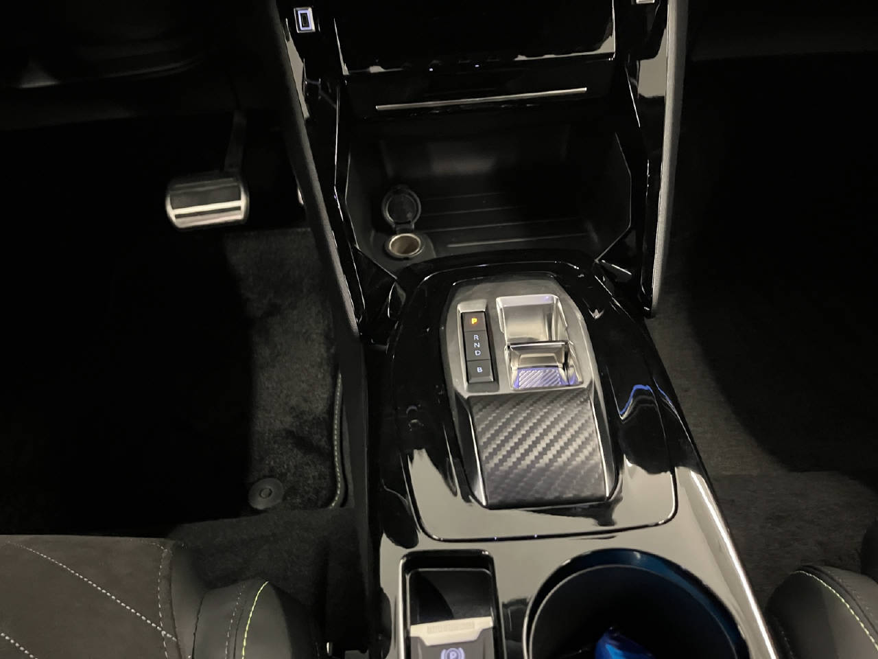 PEUGEOT 2008 e-GT-image-9