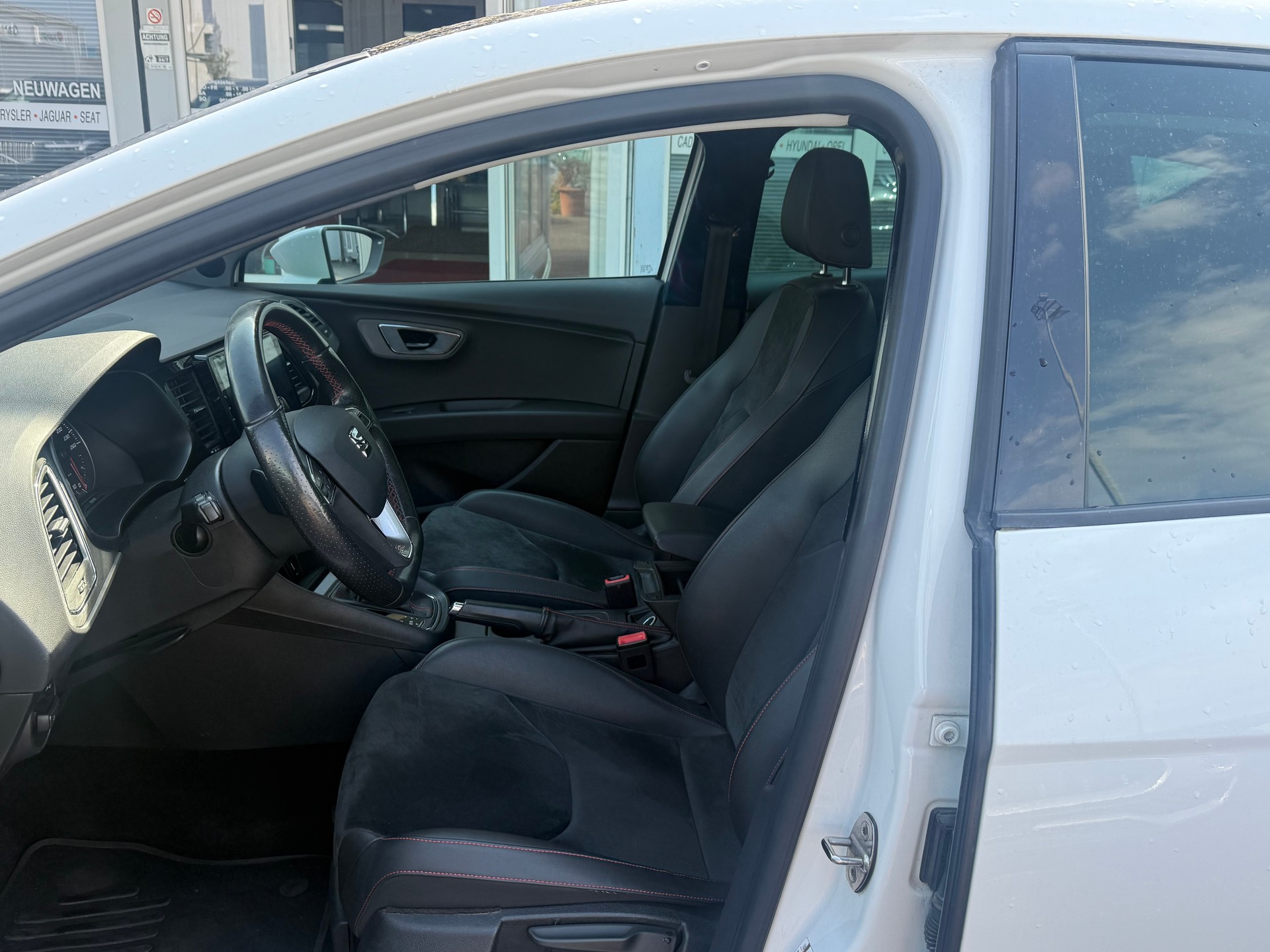 SEAT Leon 2.0 TDI FR DSG-image-8