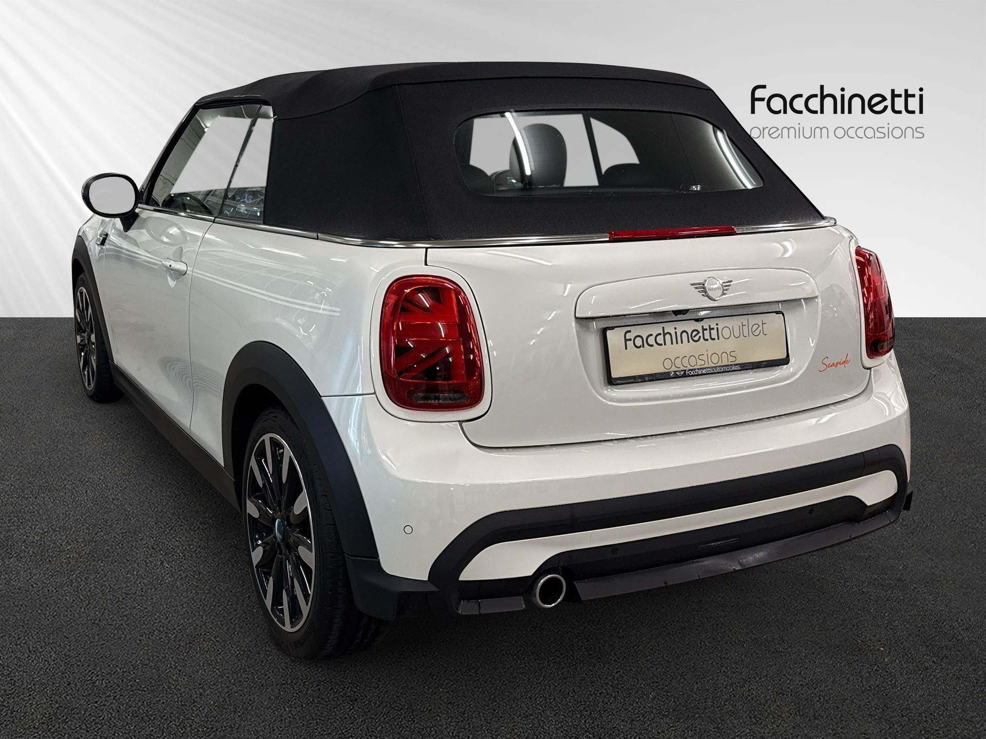 MINI Cooper Cabriolet DKG-showroom-element-2