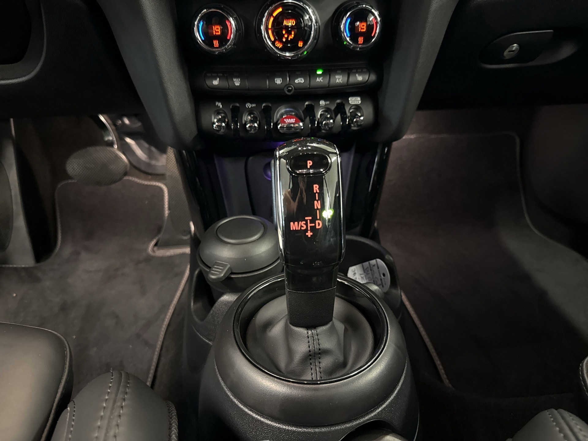 MINI Cooper Cabriolet DKG-image-12