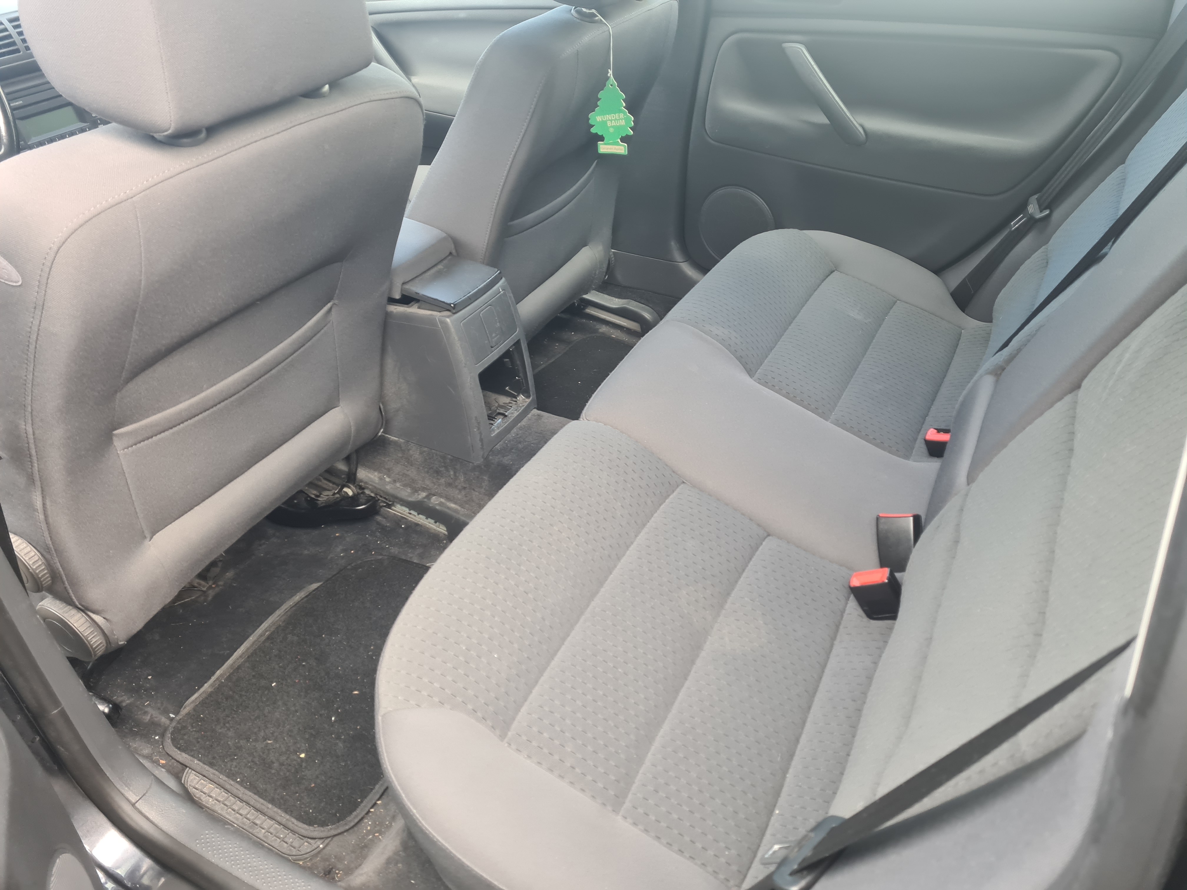 VW Passat Variant 1.8 T Comfortline — slika 8